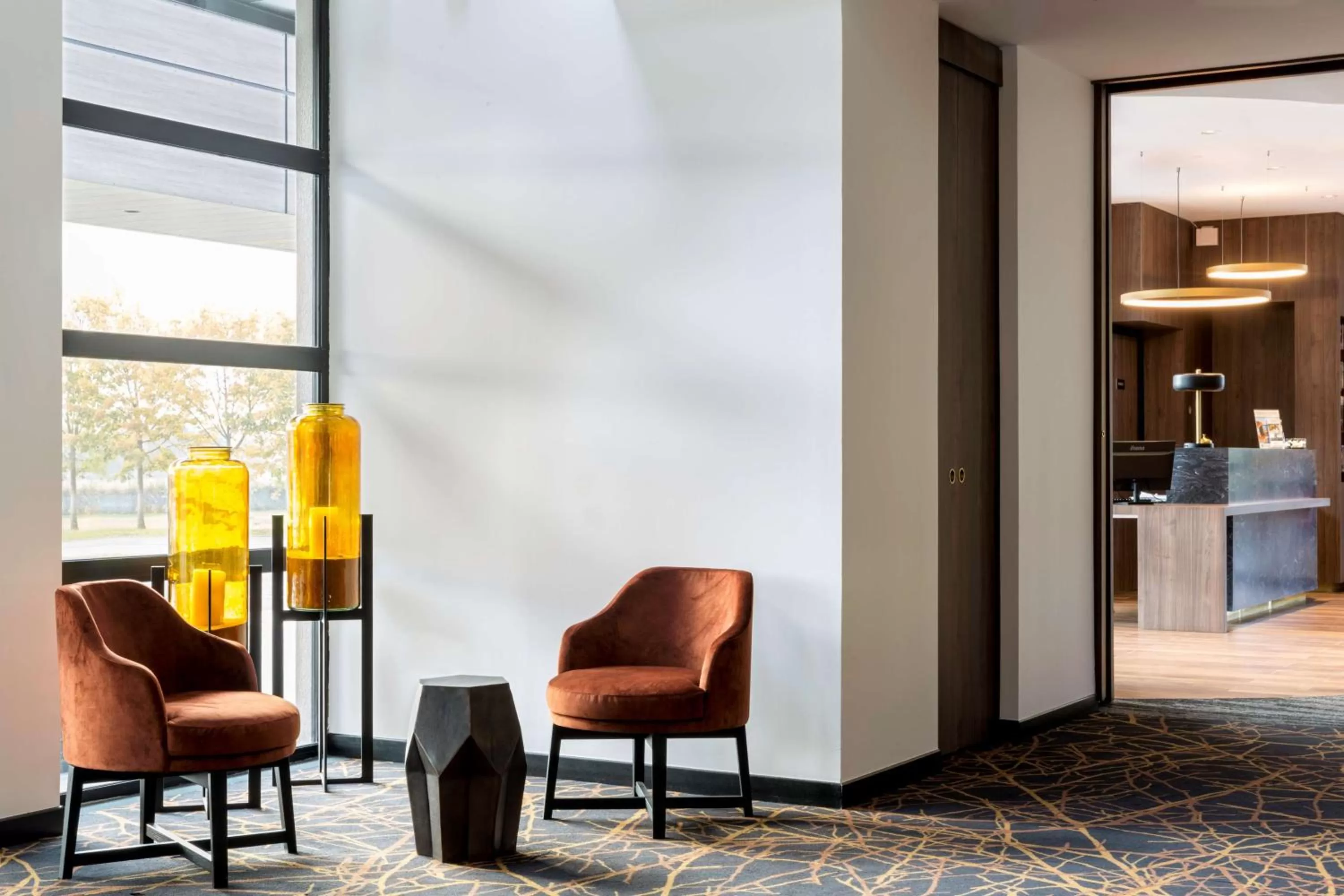 Lobby or reception in Best Western L'Aquarium Arras Nord