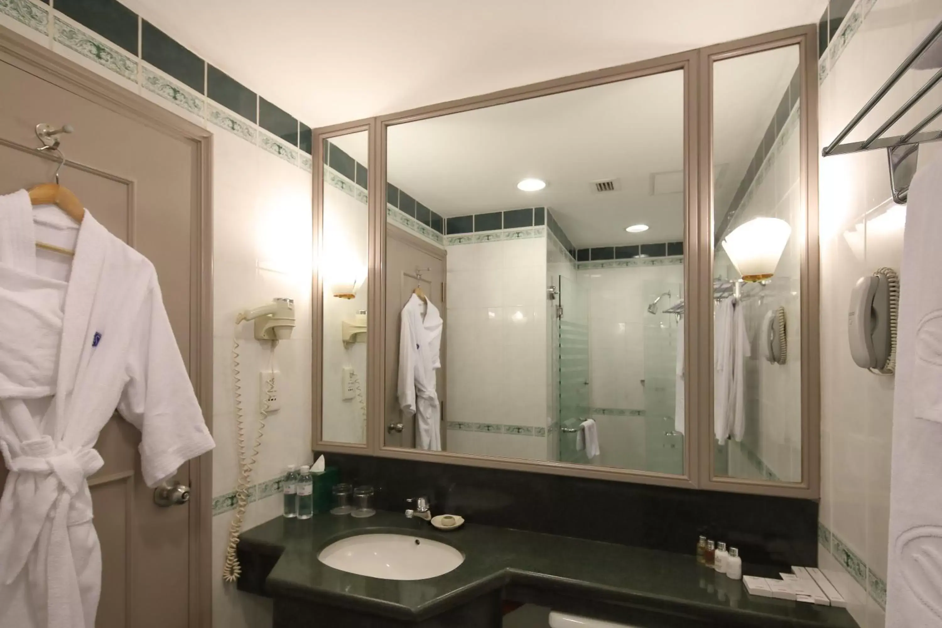 Bathroom in Sunway Hotel Hanoi