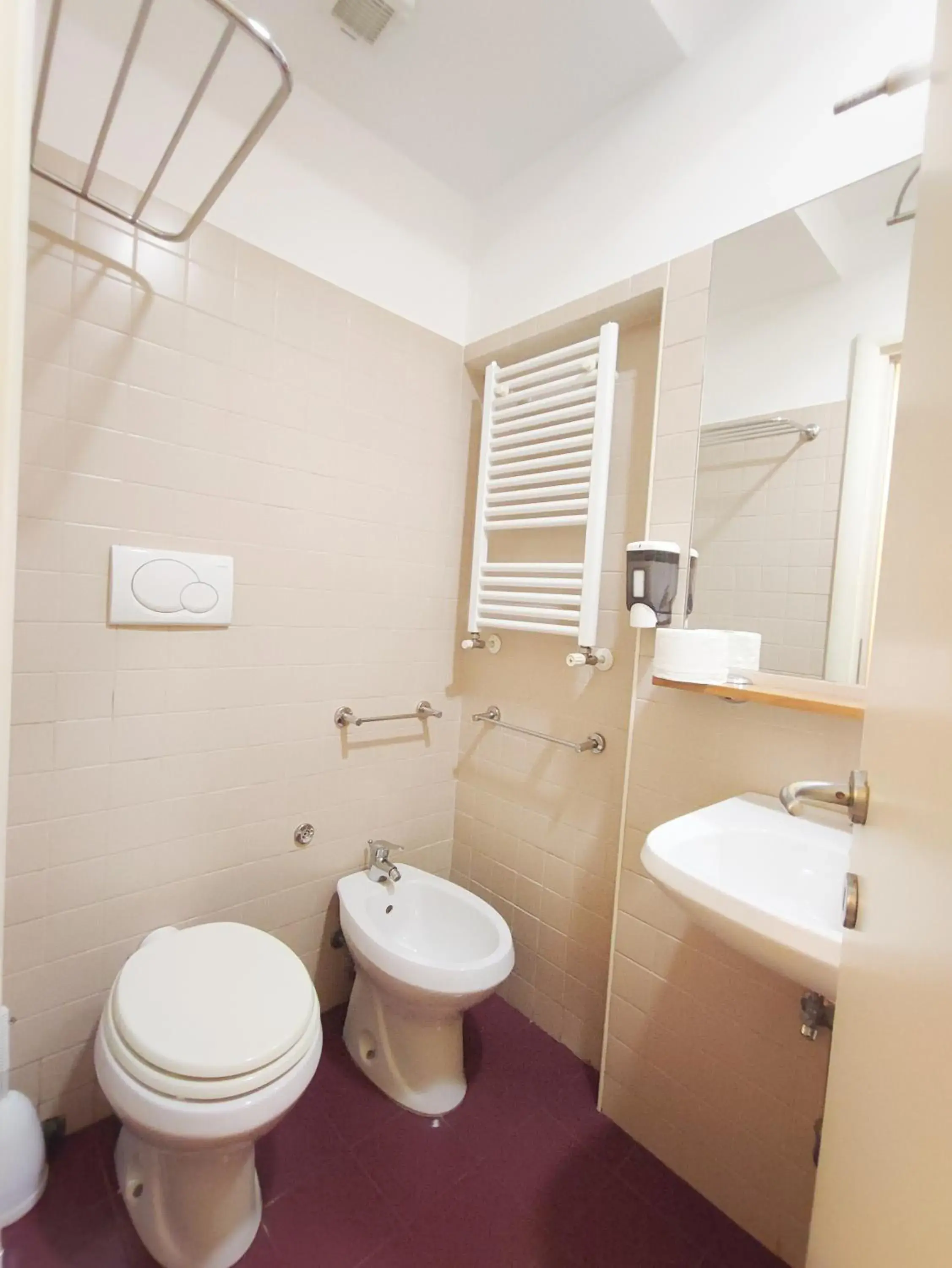 Toilet, Bathroom in Booking House Roma 