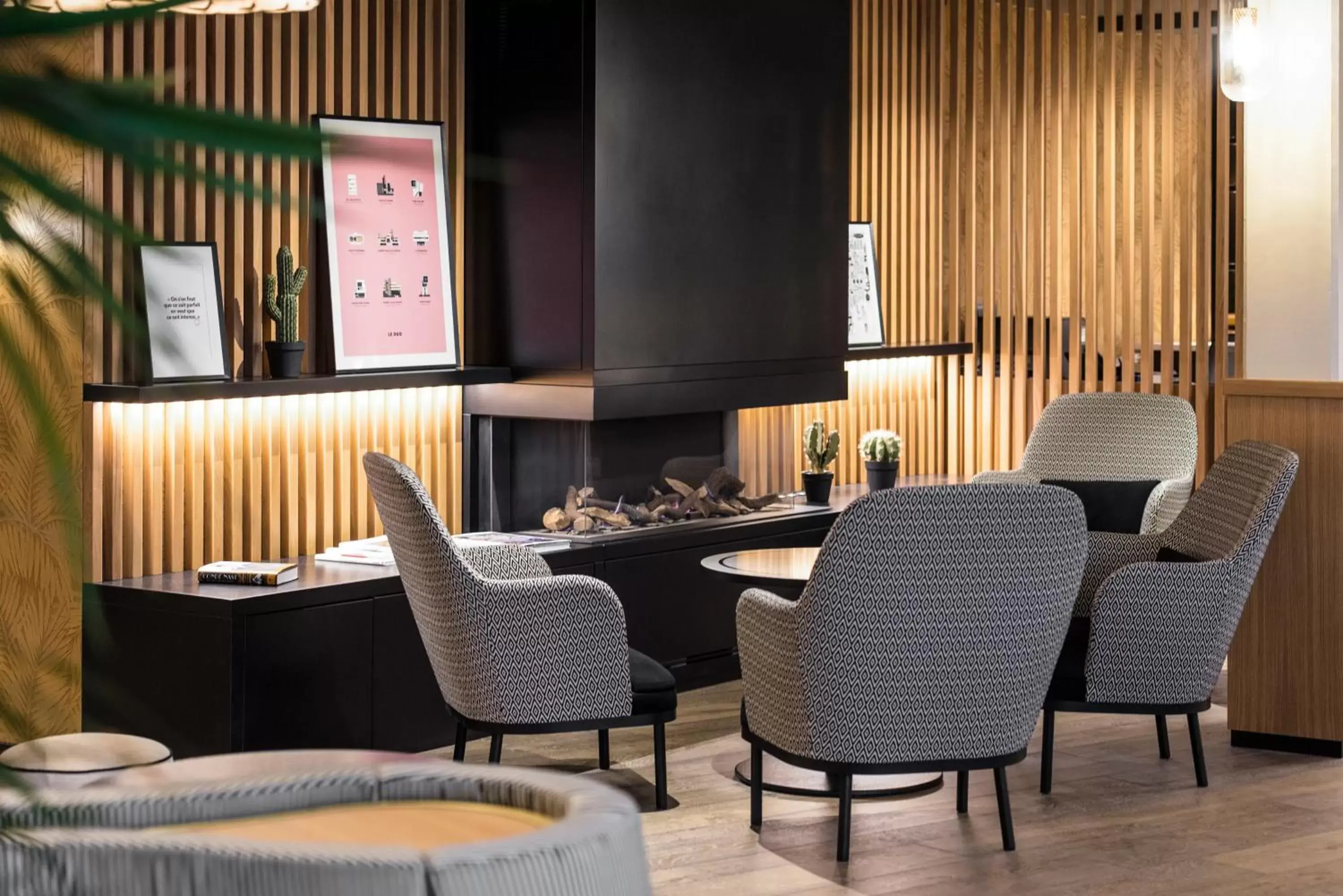 Lobby or reception, Restaurant/Places to Eat in Mercure Luxembourg Off Kirchberg