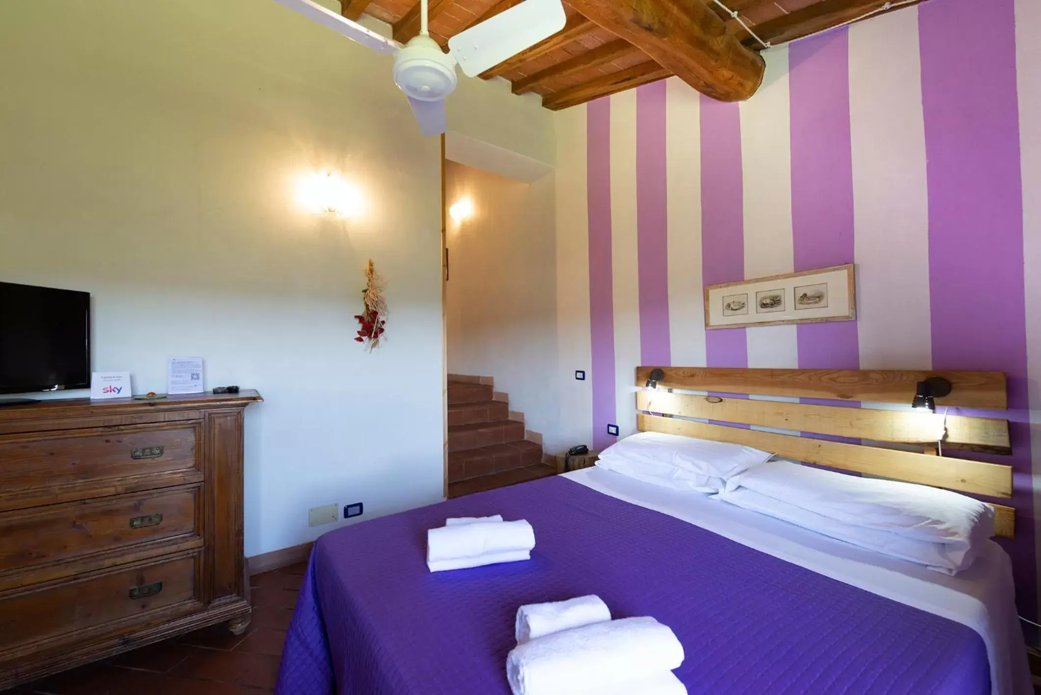 Photo of the whole room, Bed in Locanda Vesuna