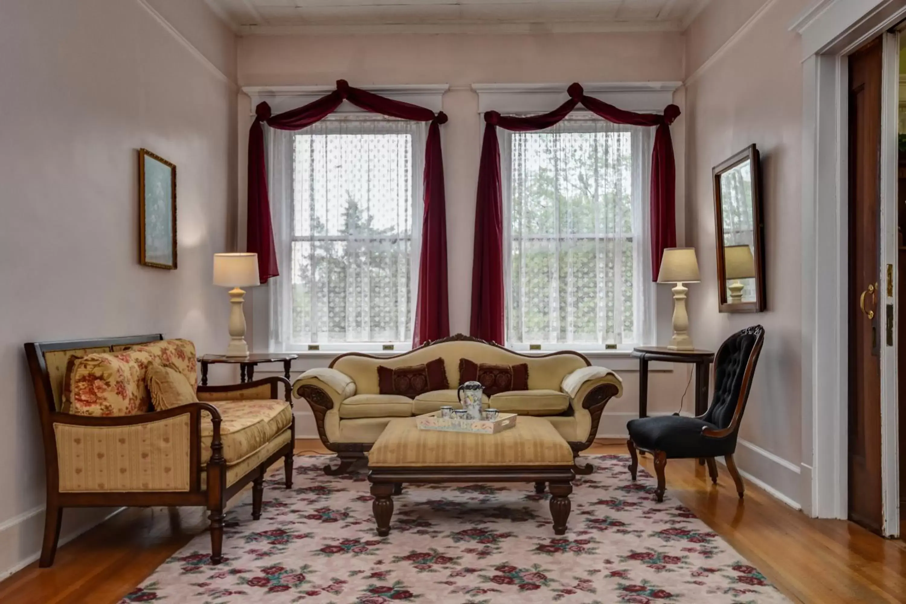 Communal lounge/ TV room, Seating Area in The Mansion at Elfindale