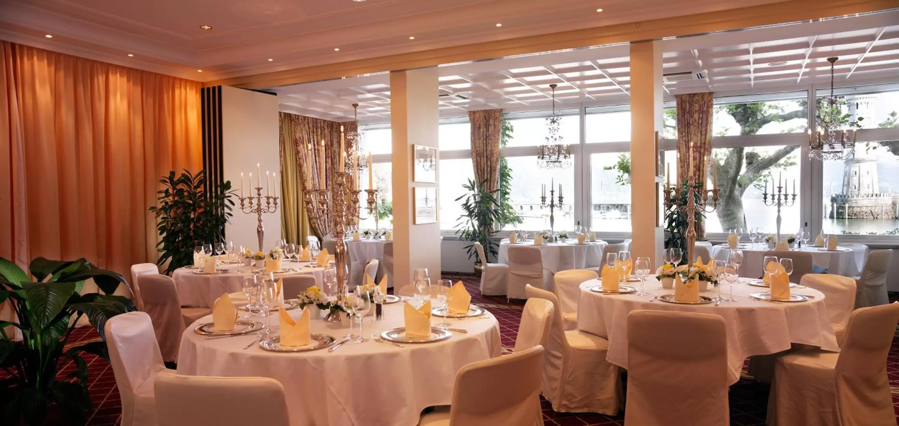 Restaurant/places to eat in Hotel Bayerischer Hof Restaurant/places to eat in Hotel Bayerischer Hof