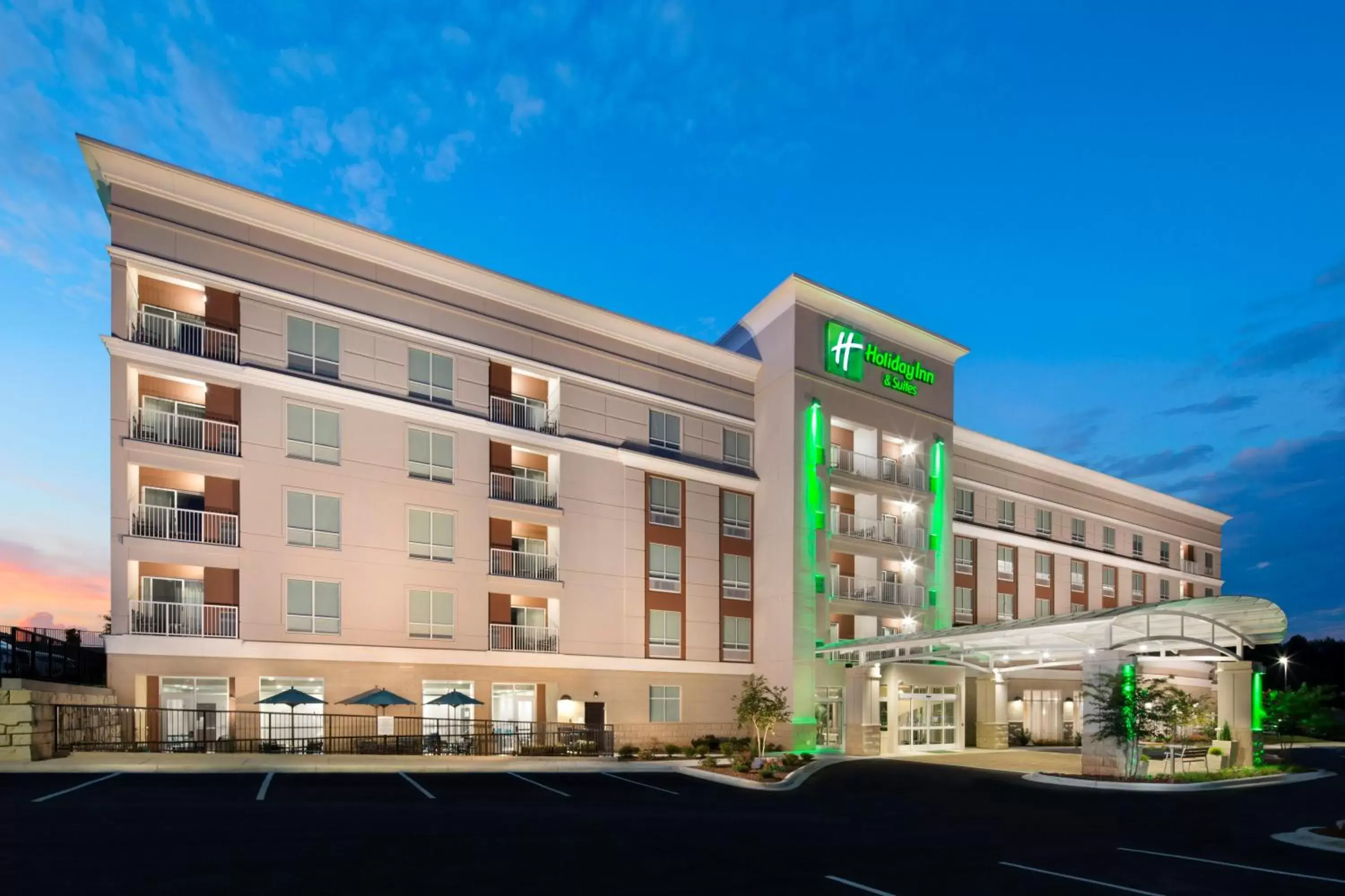 Property Building in Holiday Inn & Suites Arden - Asheville Airport, an IHG Hotel