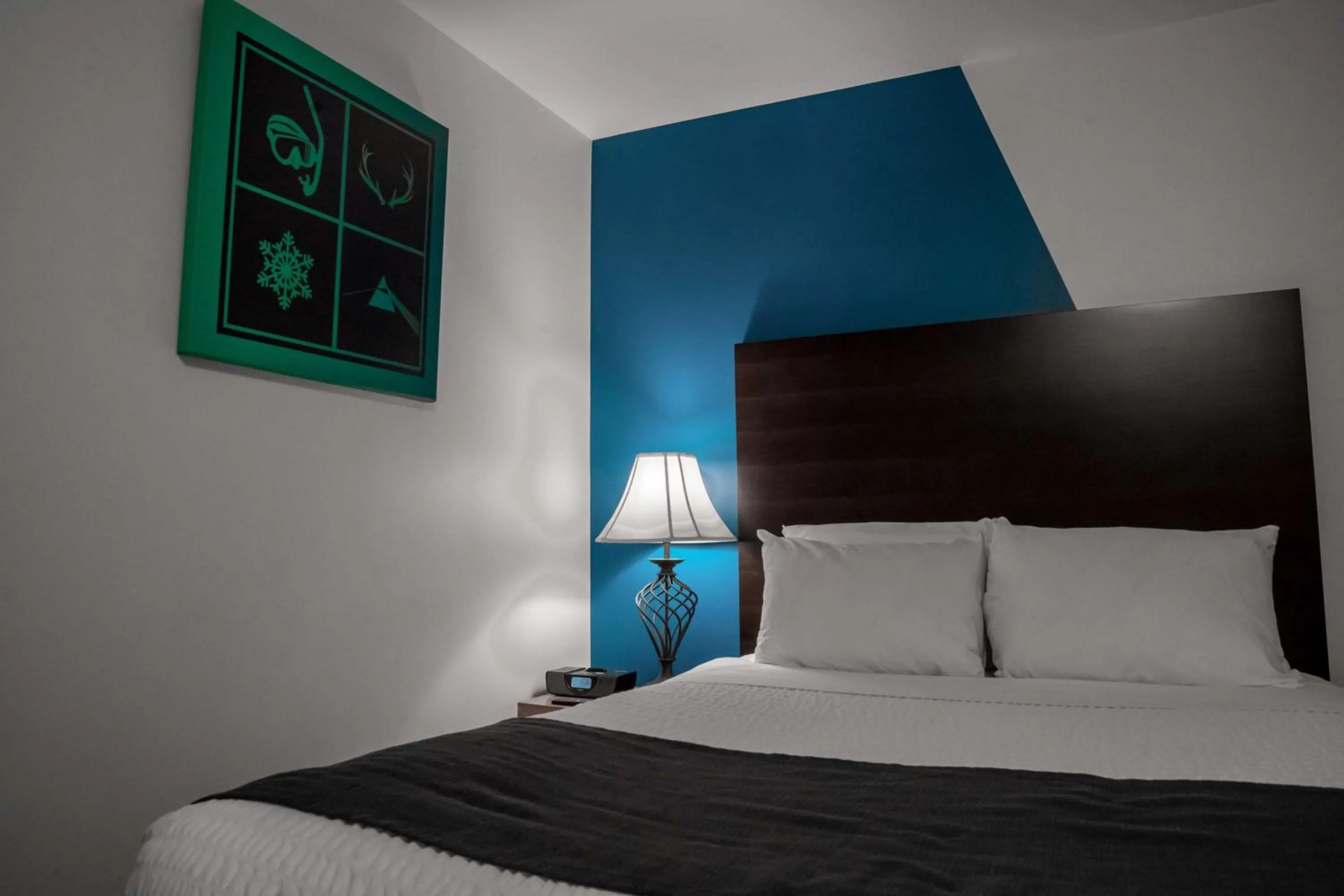 Photo of the whole room, Bed in Stoke Hotel SureStay Collection by Best Western