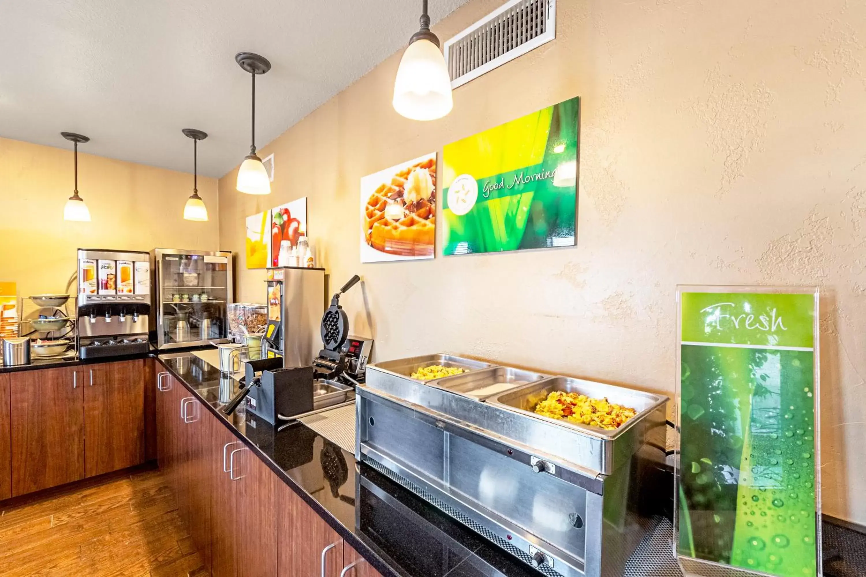 Dining area in Quality Inn Three Rivers Dining area in Quality Inn Three Rivers