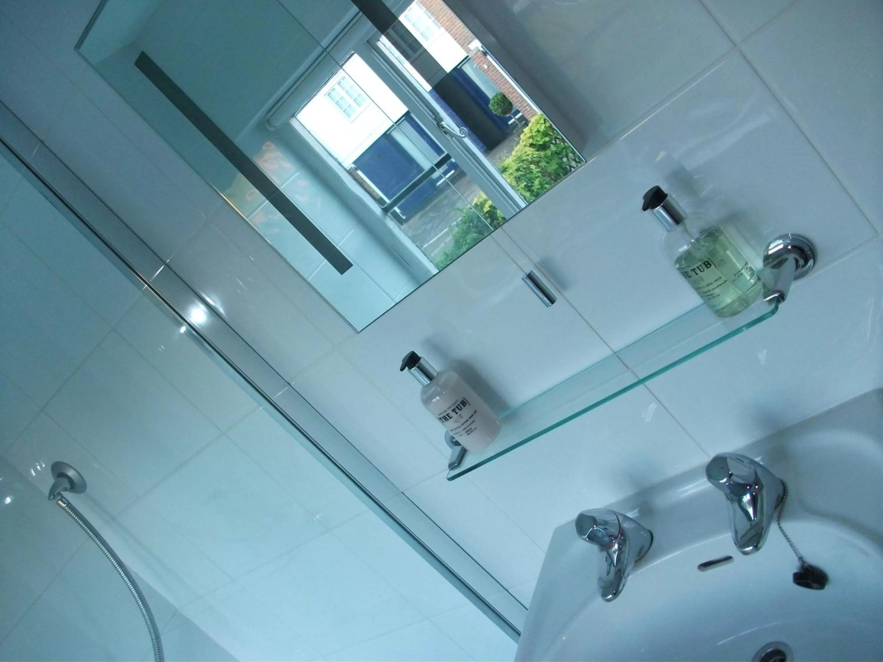 Shower in The Castle Inn