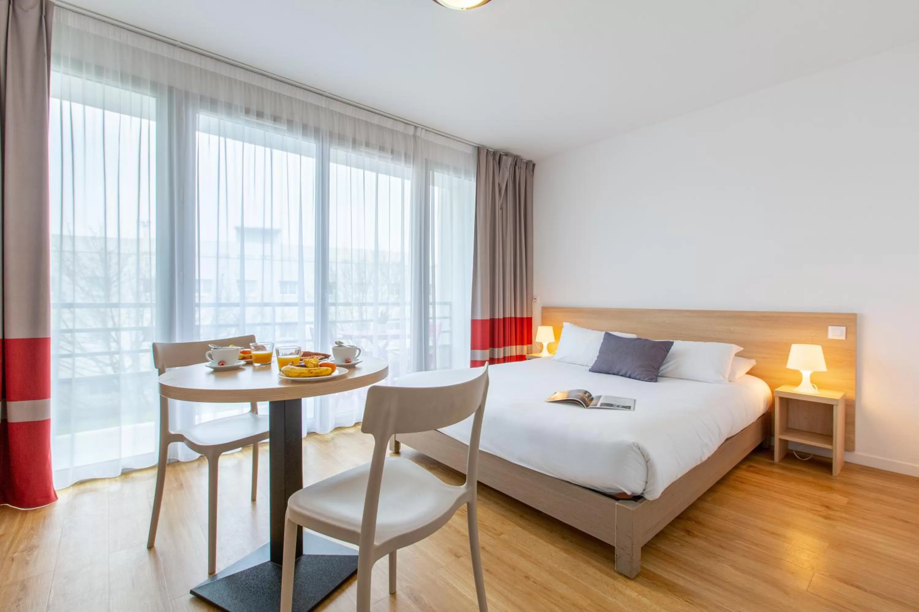 Photo of the whole room, Bed in Comfort Aparthotel Le Mans