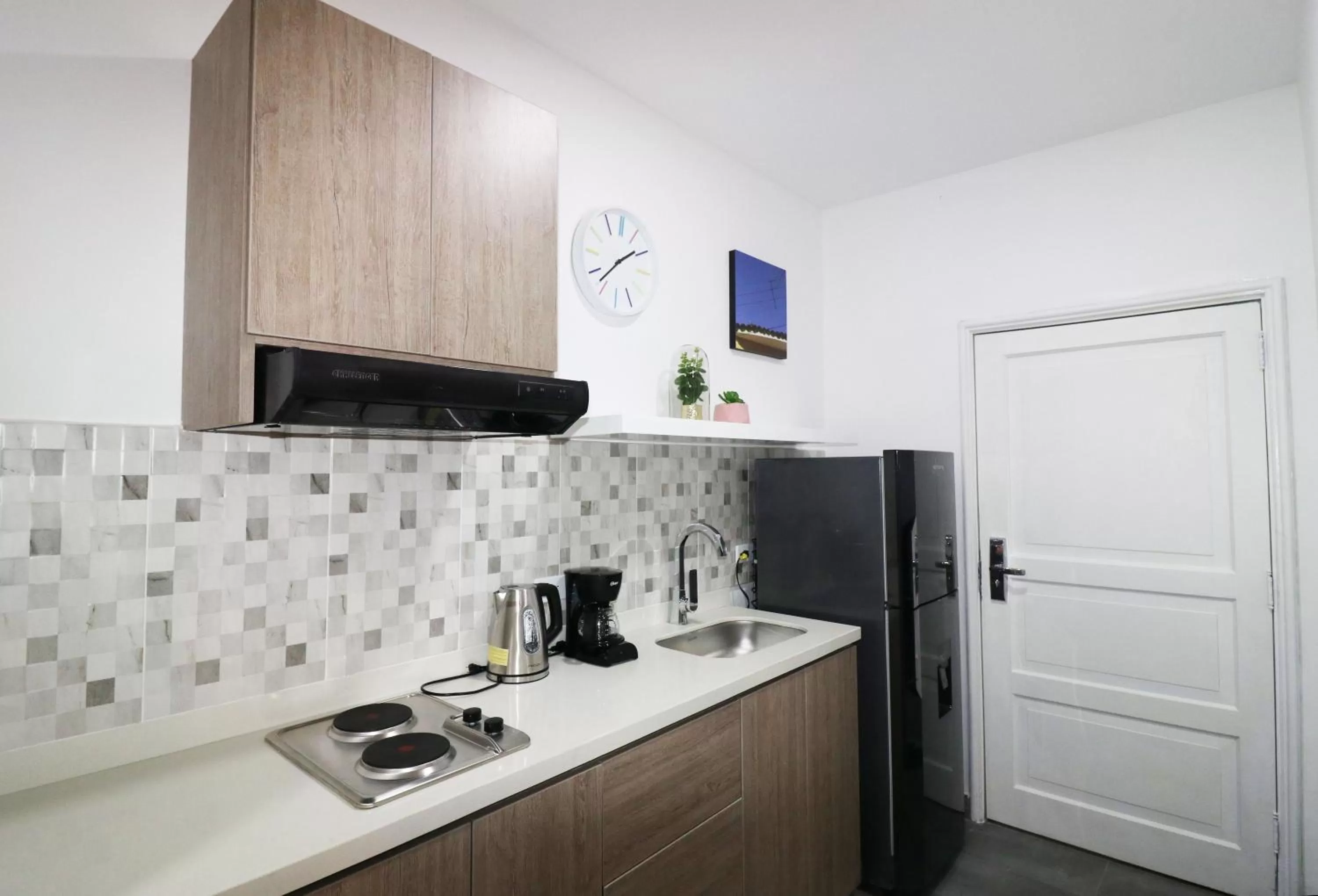 Kitchen/Kitchenette in 554 Apartments