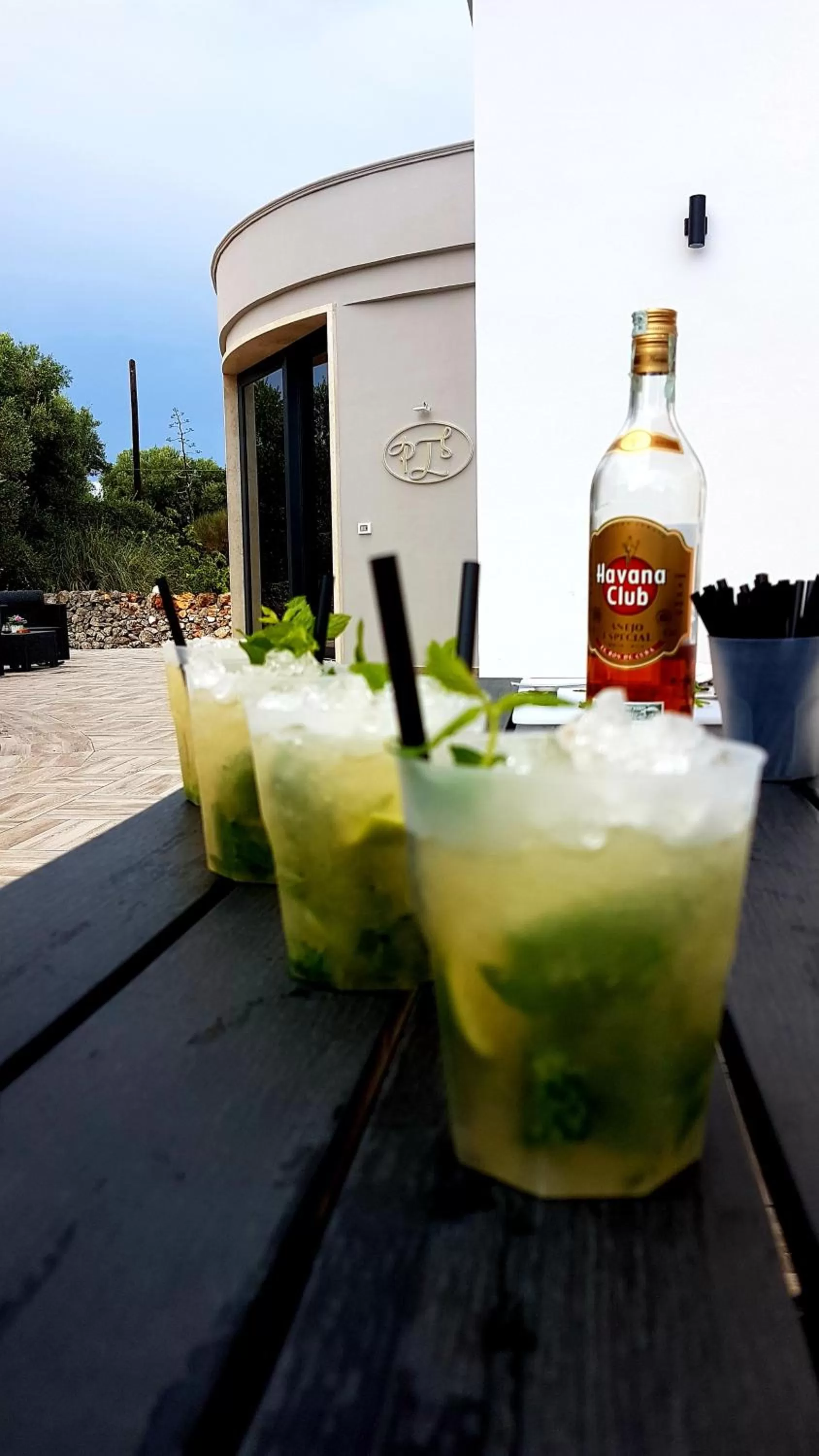 Alcoholic drinks, Drinks in Pandora Luxury Suite