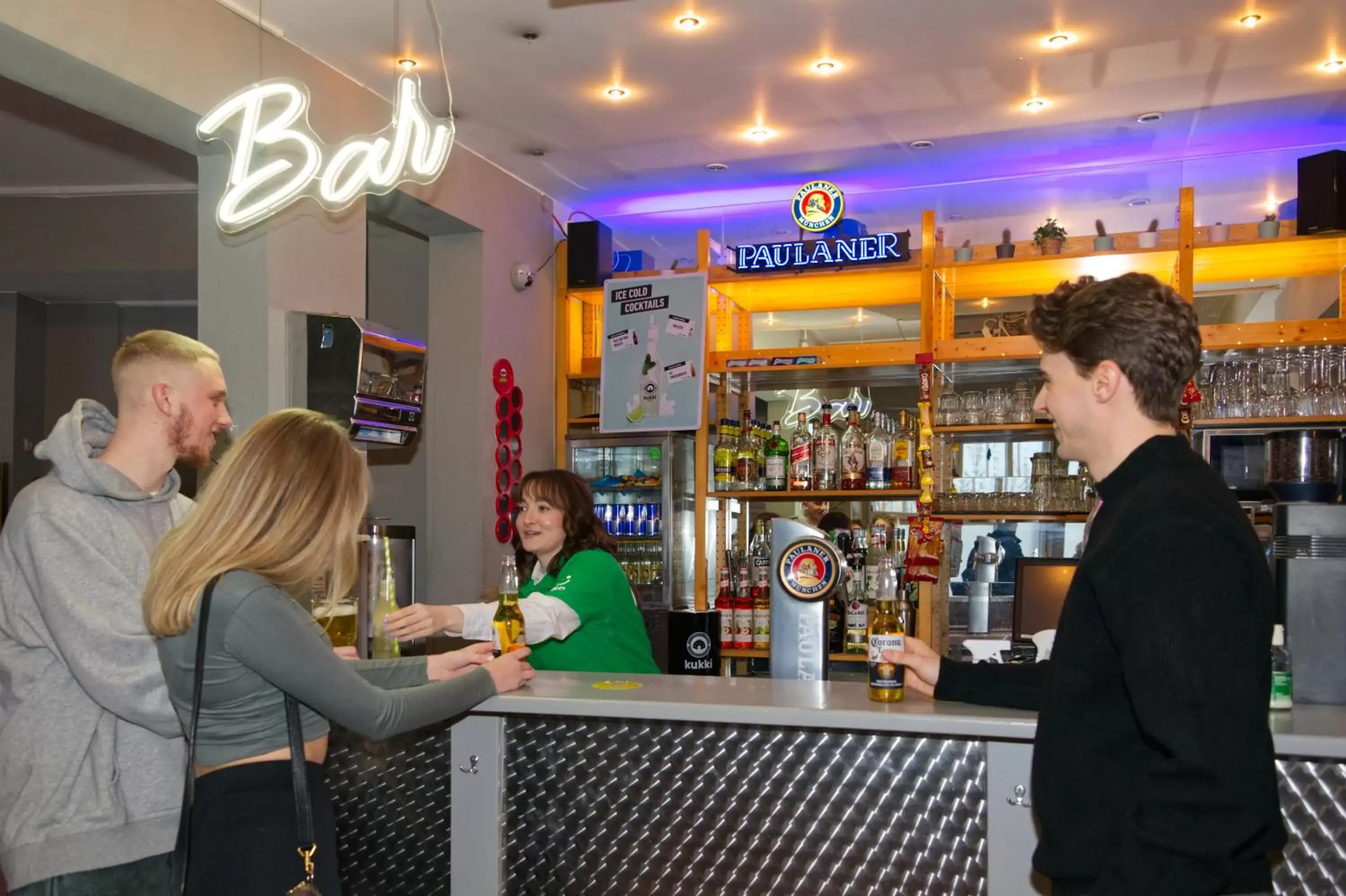 Lounge or bar in a&o München Hackerbrücke Lounge or bar in a&o München Hackerbrücke