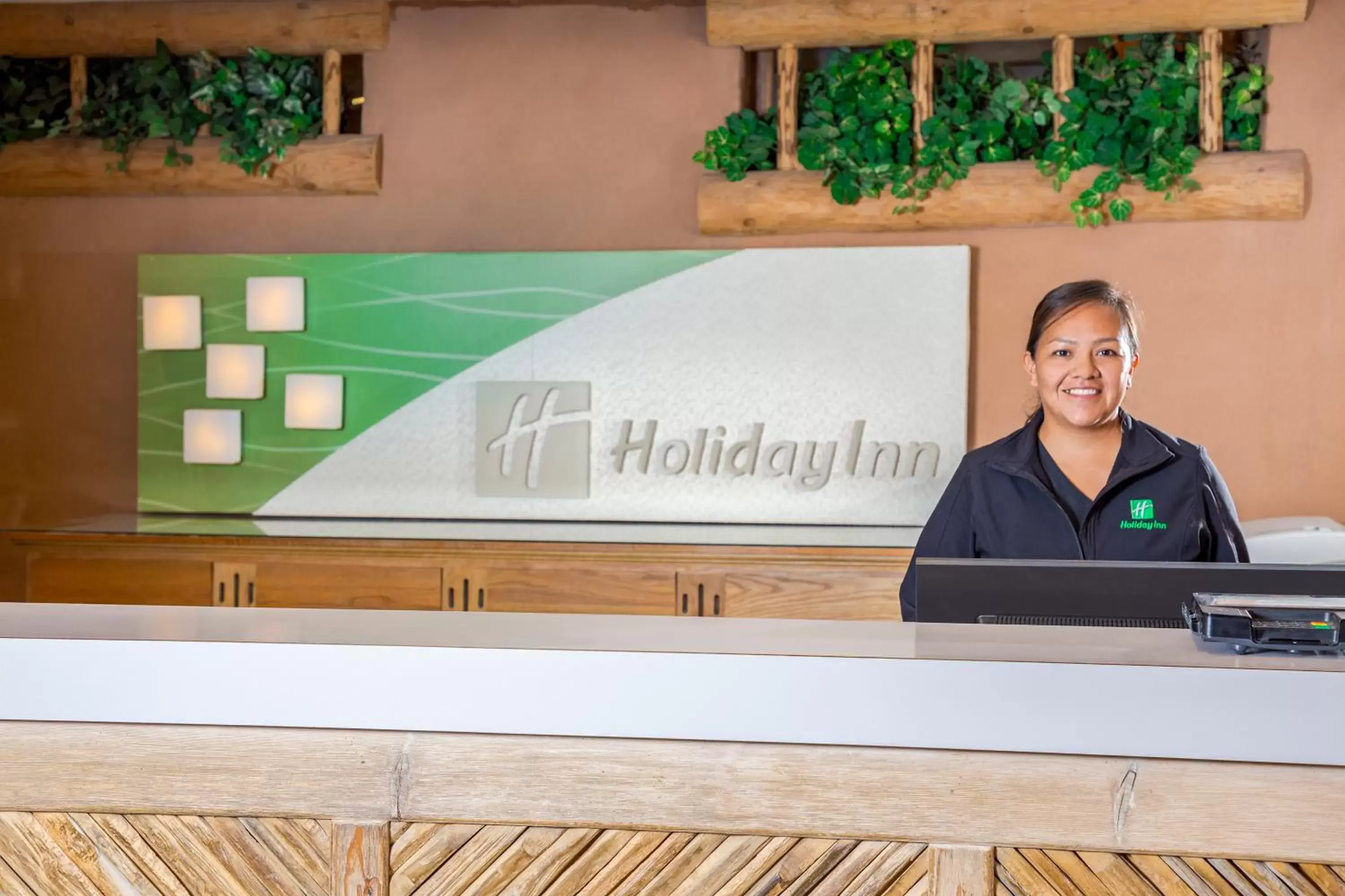 Property building, Lobby/Reception in Holiday Inn Canyon De Chelly-Chinle, an IHG Hotel