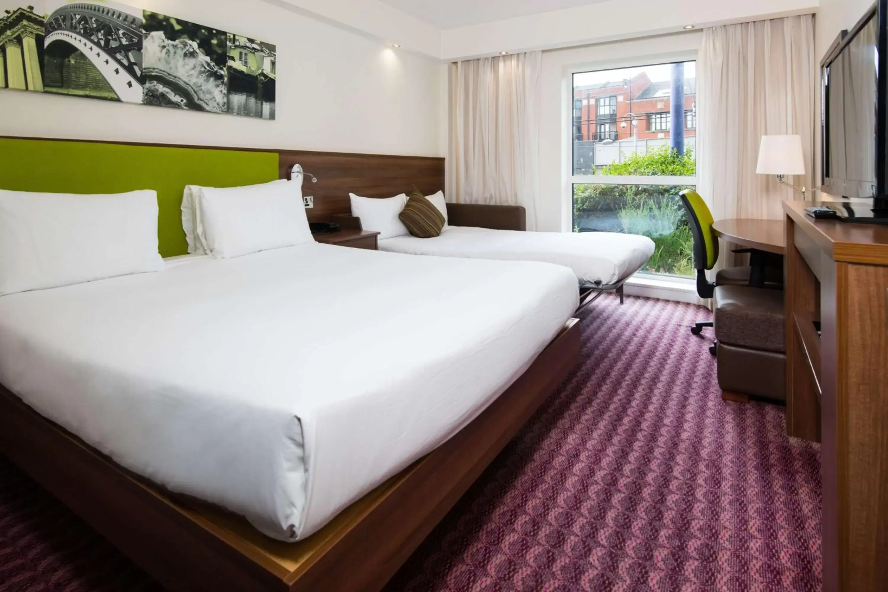 Living room, Bed in Hampton by Hilton Birmingham Jewellery Quarter