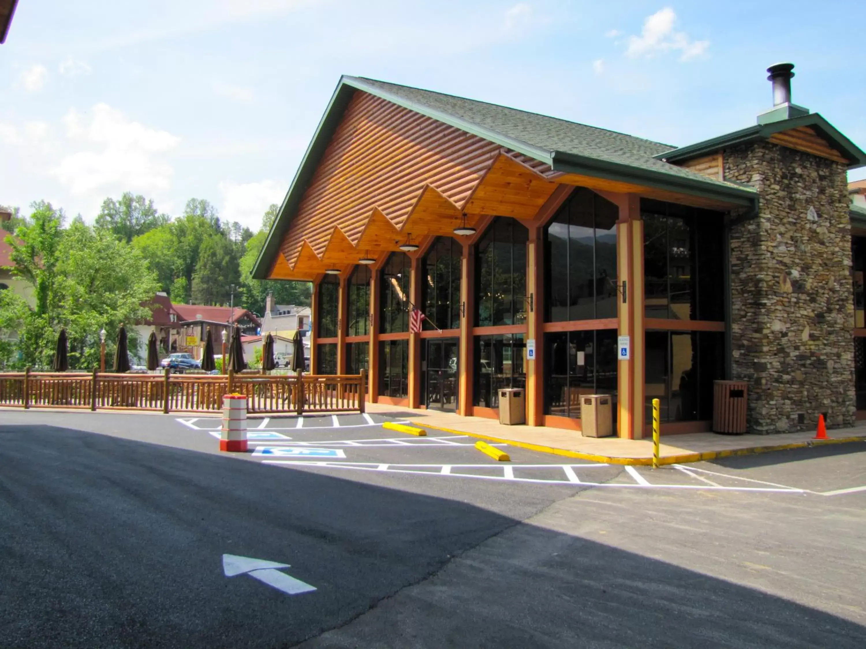 Facade/entrance, Property Building in River Terrace Resort & Convention Center