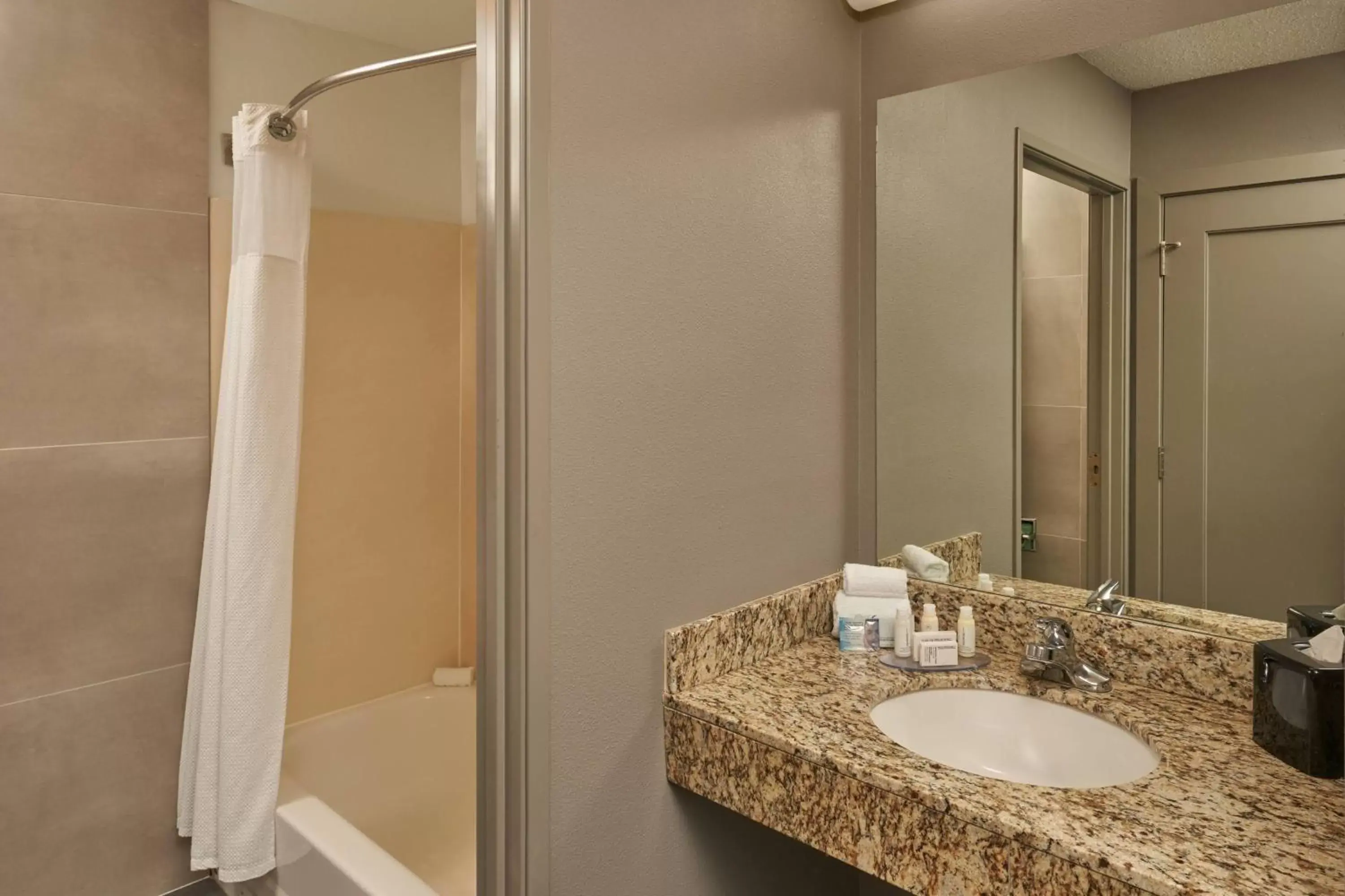 Bathroom in Courtyard by Marriott Indianapolis South