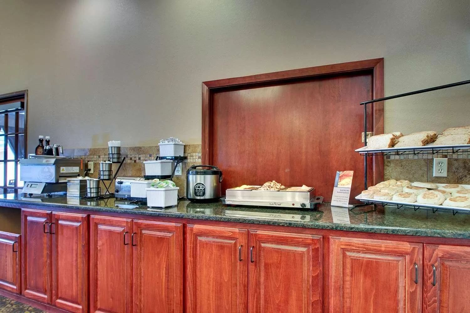 Breakfast in Best Western West Hills Inn