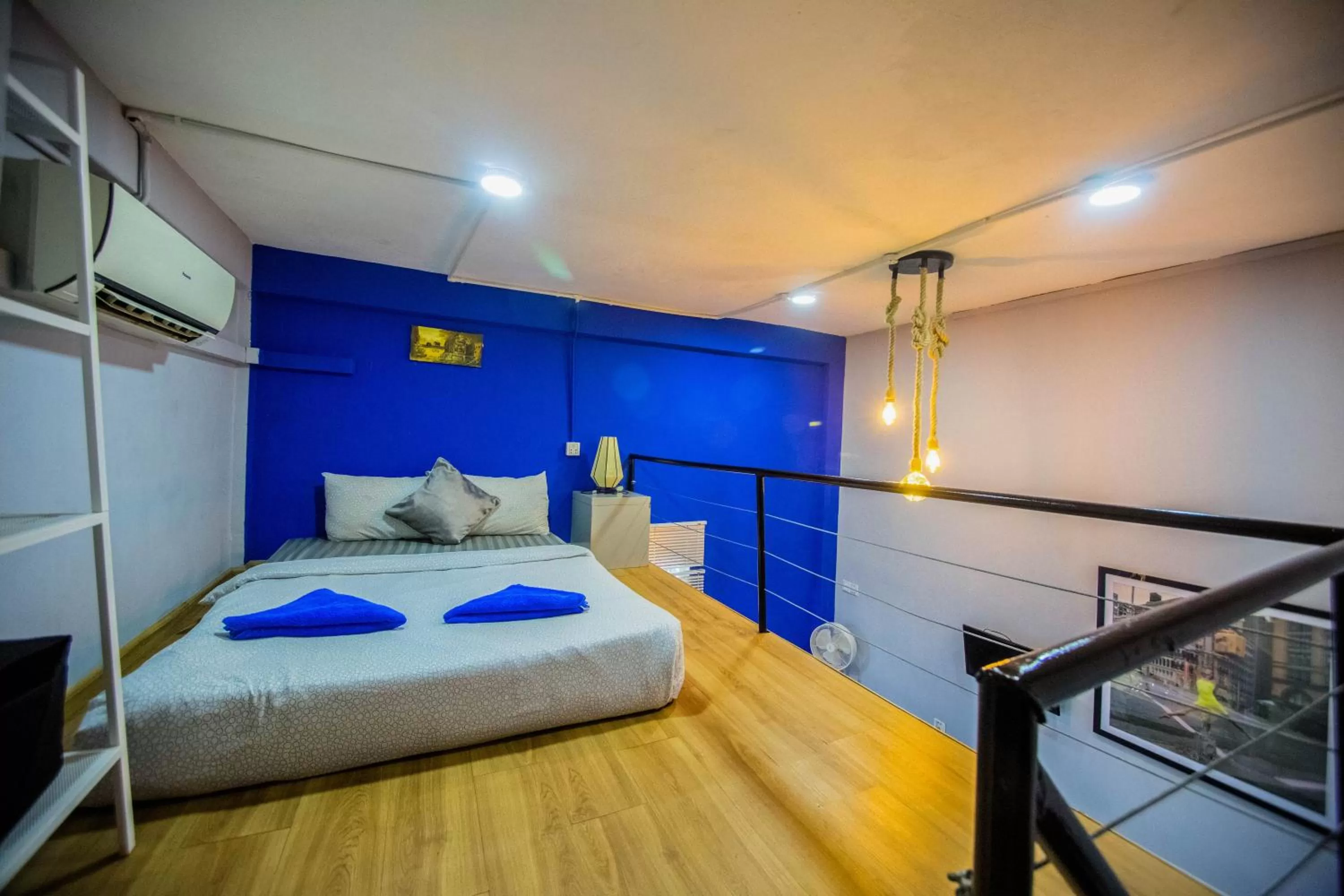 Bedroom, Bed in The Artist Residence