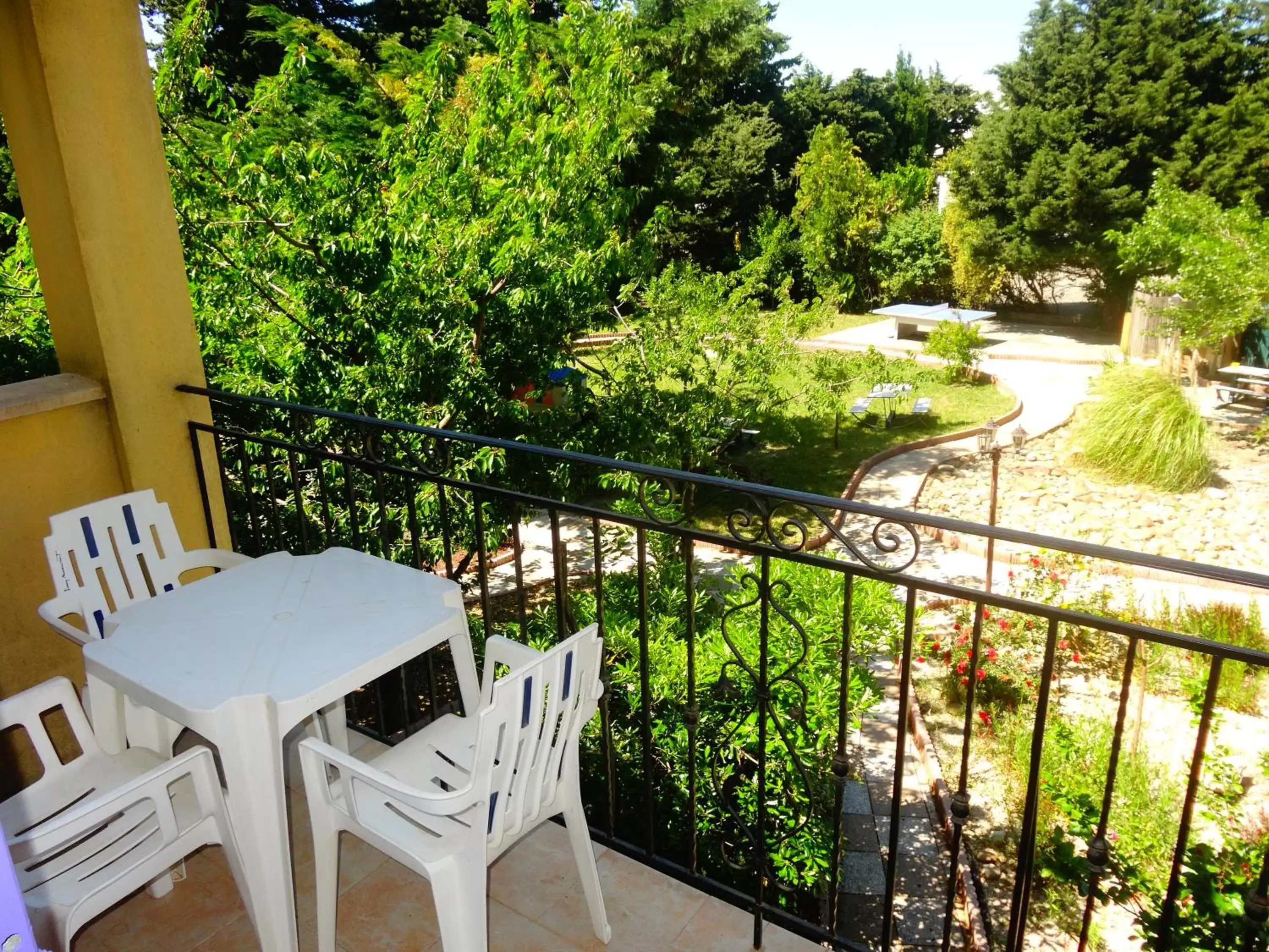 Day, Pool View in Appart'Hotel Festival Sud Aqua - Avignon TGV