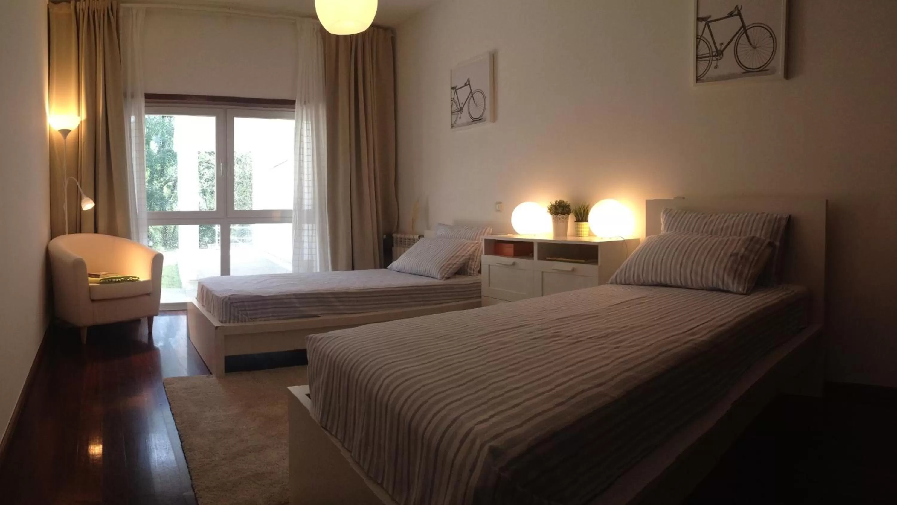 Photo of the whole room, Bed in Casa de Apeleiras