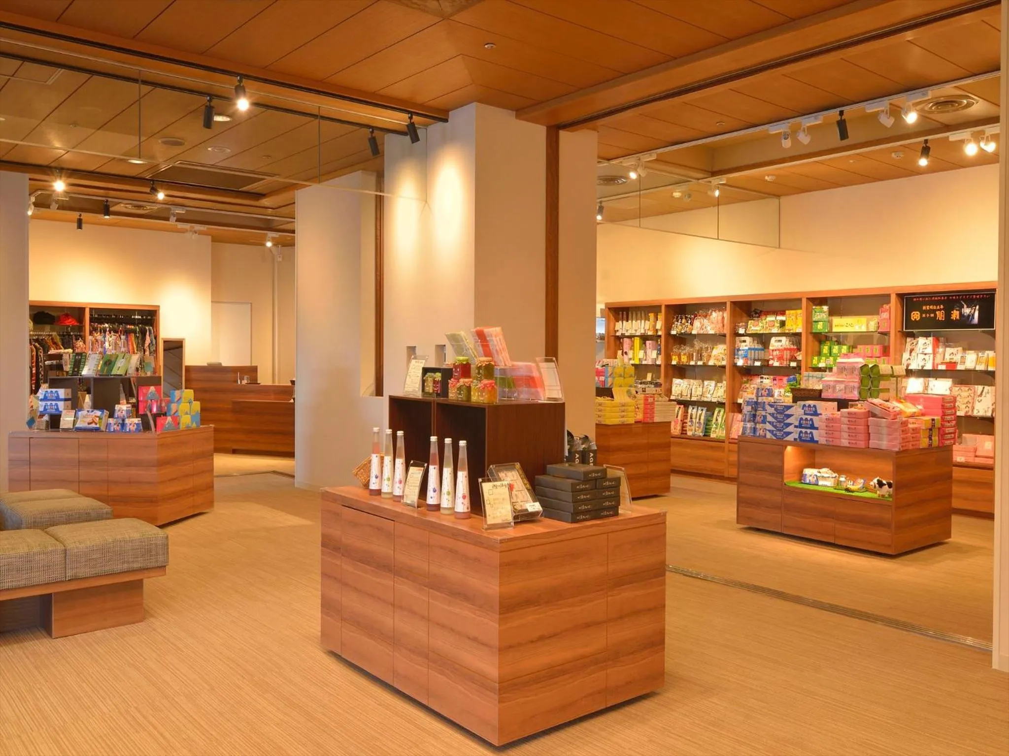 On-site shops in Atami Seaside Spa & Resort