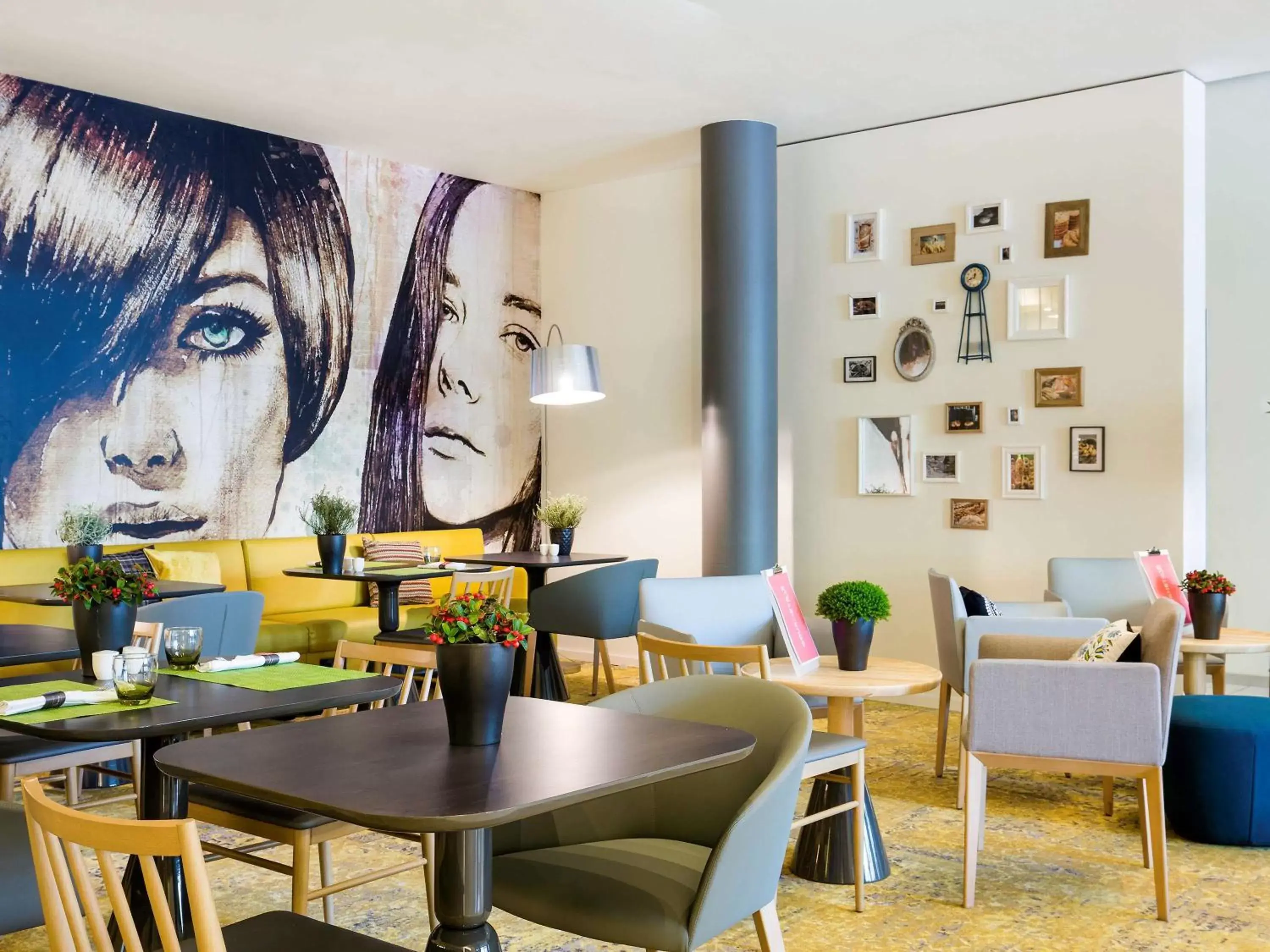 Lounge or bar, Restaurant/Places to Eat in Novotel München City