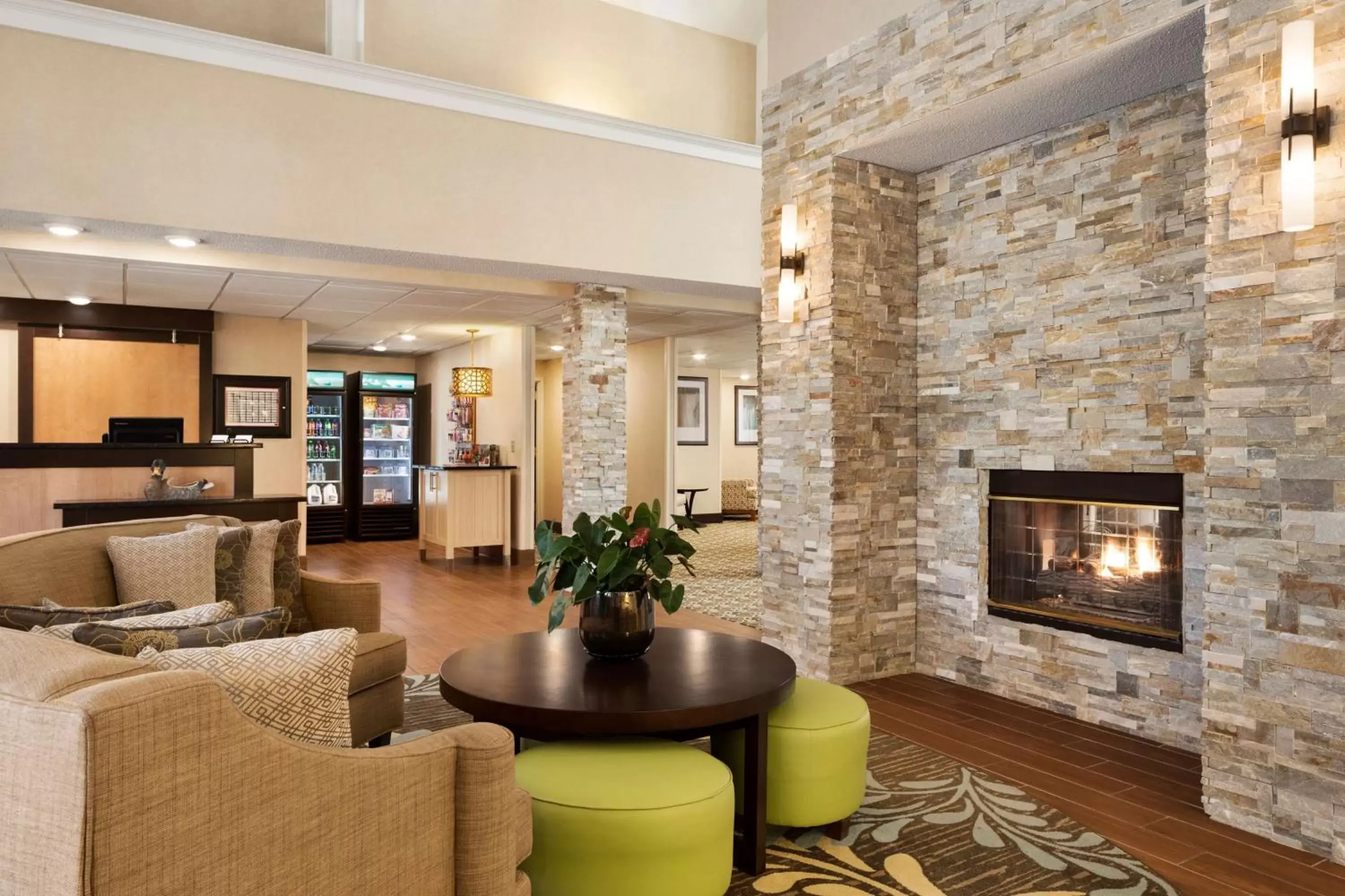 Lobby or reception, Lounge/Bar in Homewood Suites by Hilton Toledo-Maumee