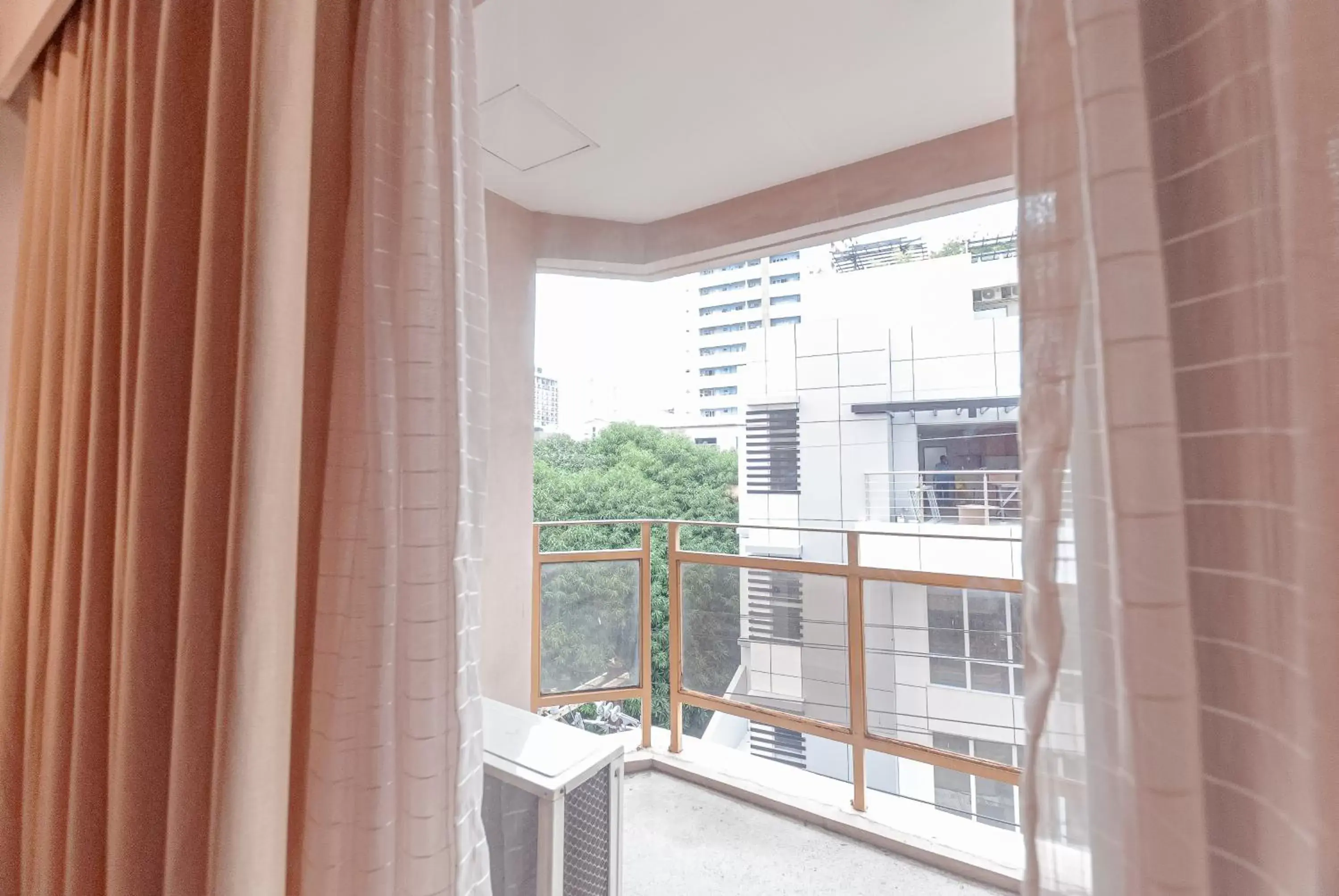 Balcony/Terrace, View in City Garden Suites