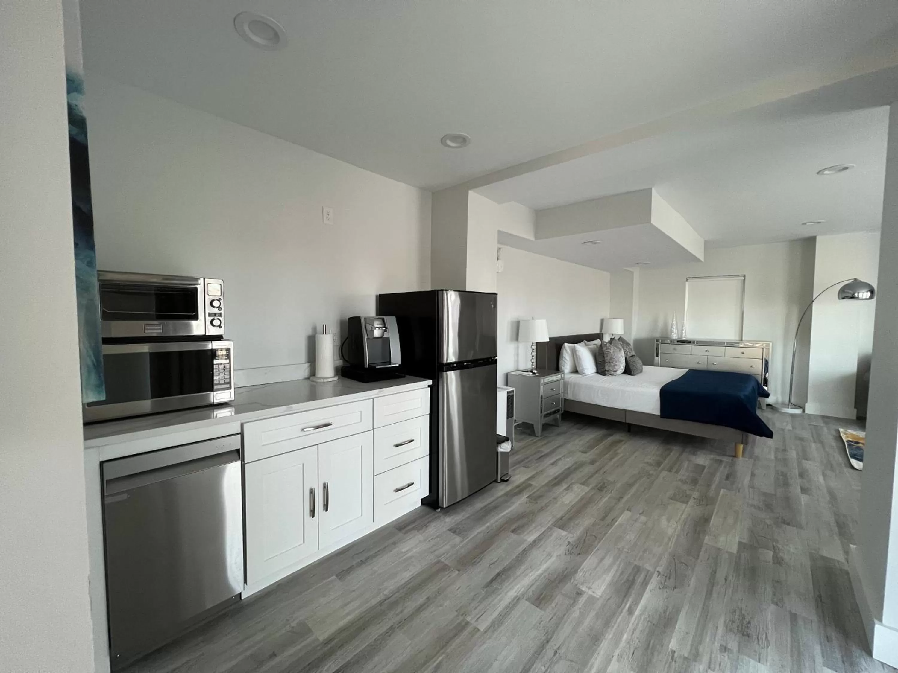 Kitchen or kitchenette, Bed in SKYLARANNA Resort & SPA