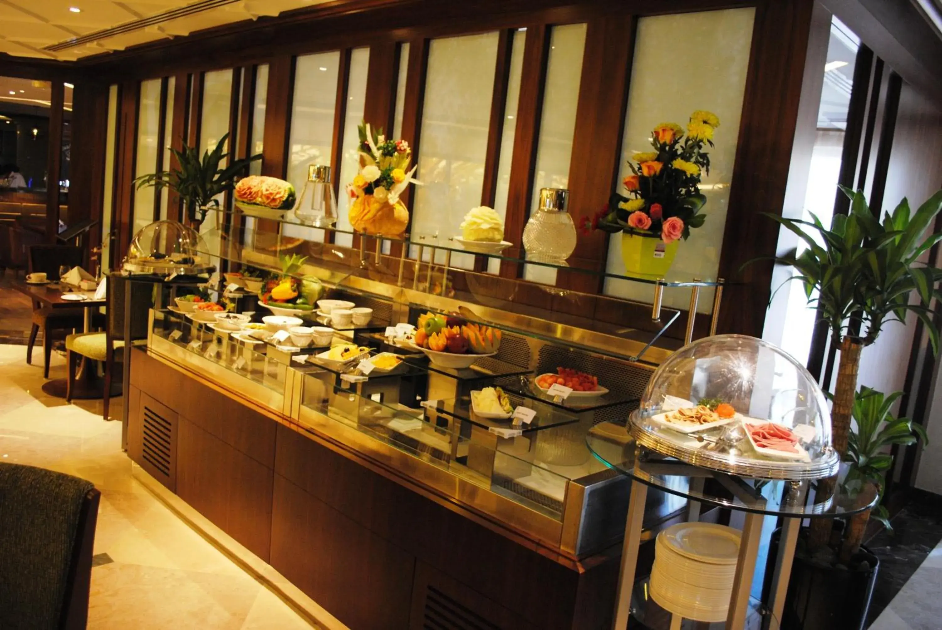 Food, Restaurant/Places to Eat in Raviz Center Point Hotel