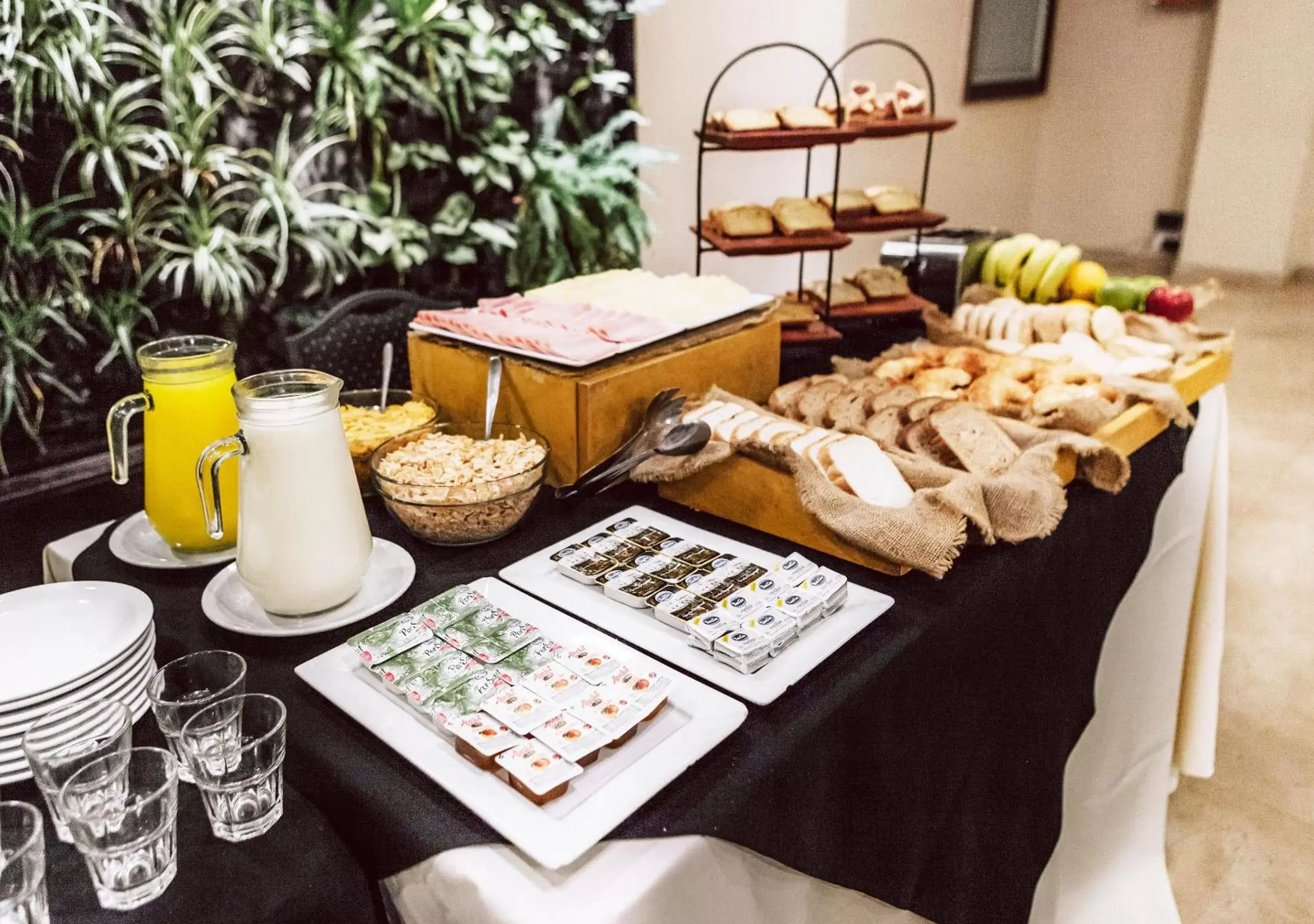 Breakfast in Hotel Carlos V