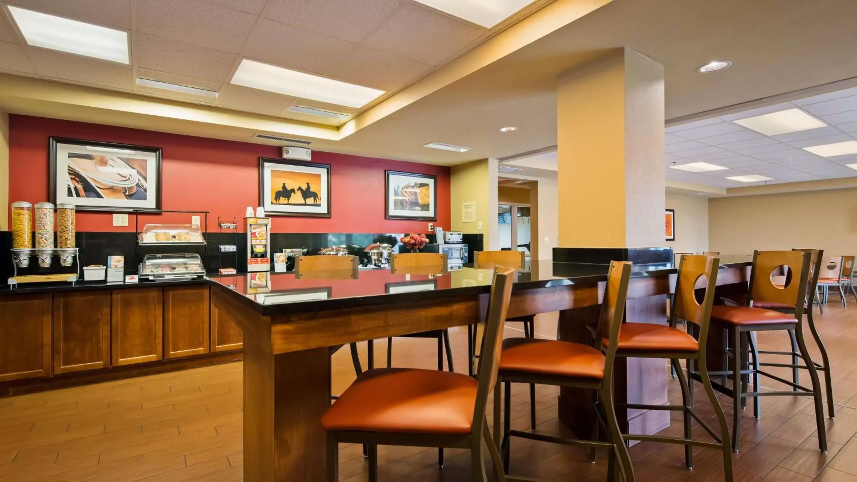 Restaurant/Places to Eat in SureStay Hotel by Best Western Blackwell