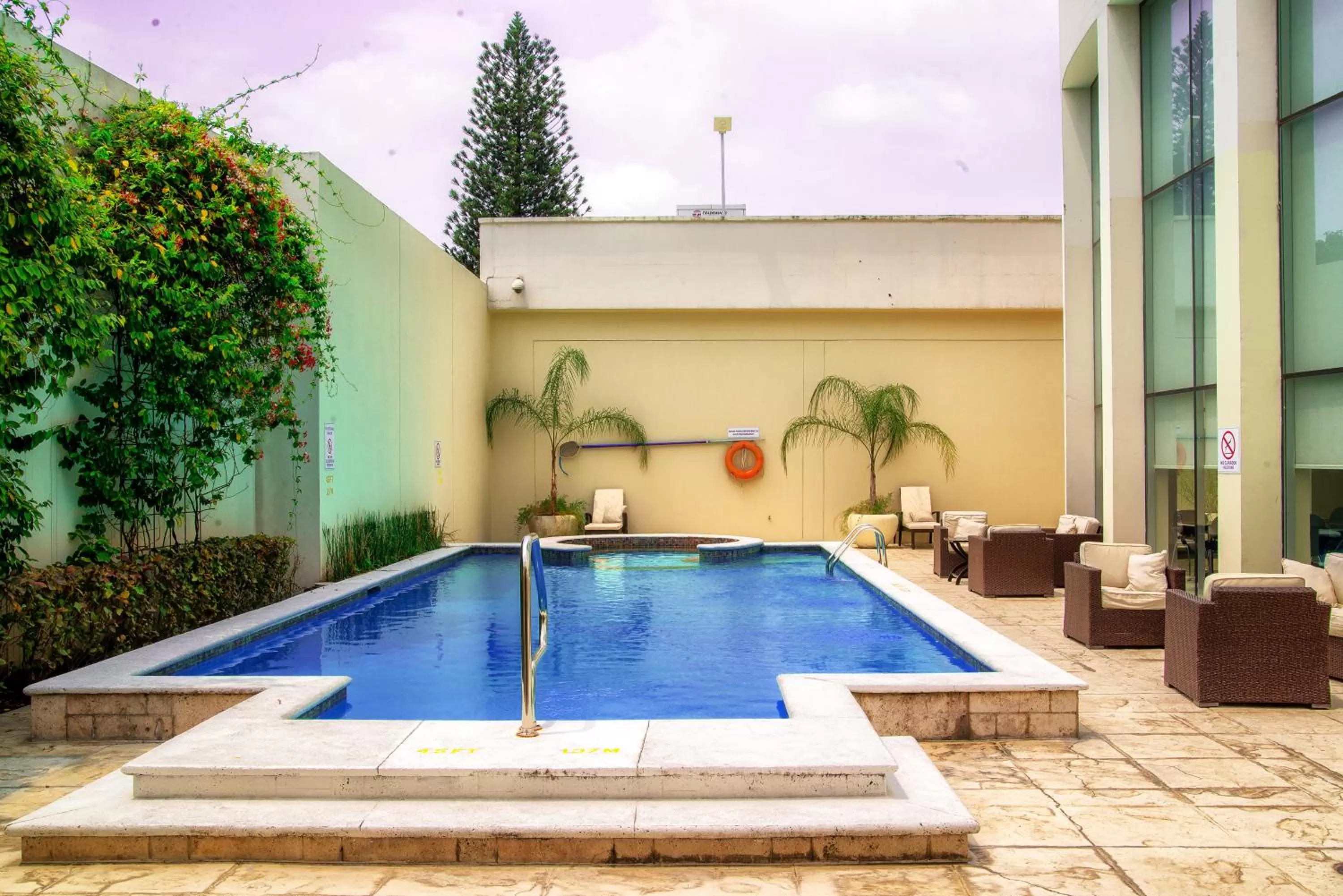 Swimming pool in Intercity Hotels San Pedro Sula