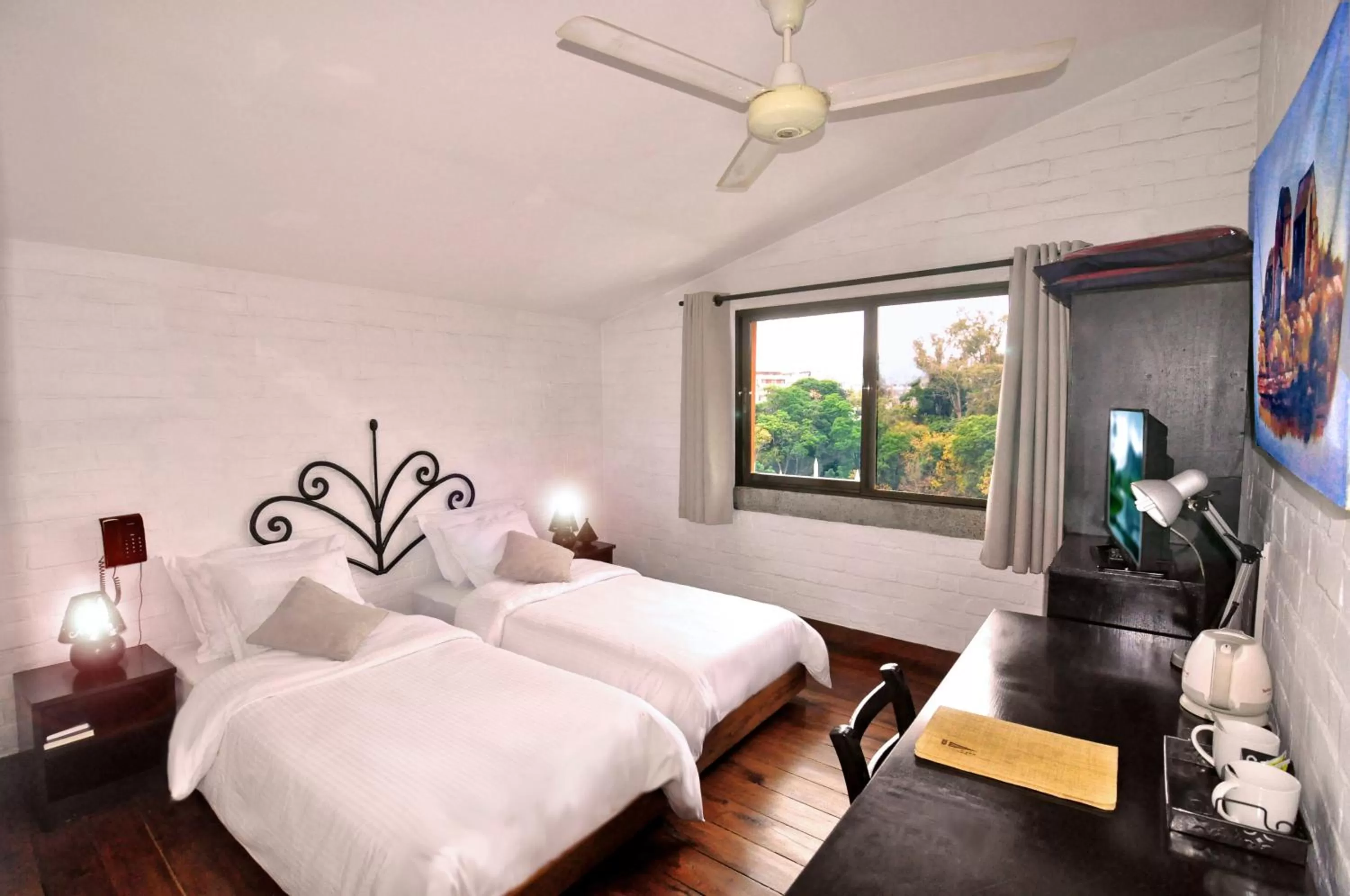 Photo of the whole room, Bed in Rova Hotel