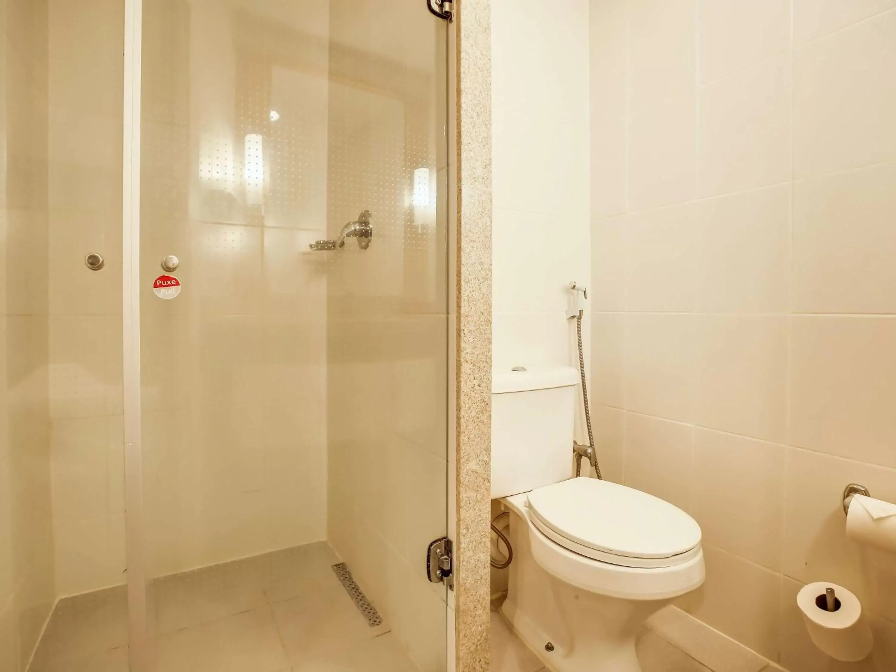 Toilet, Bathroom in ibis Copacabana Posto 2