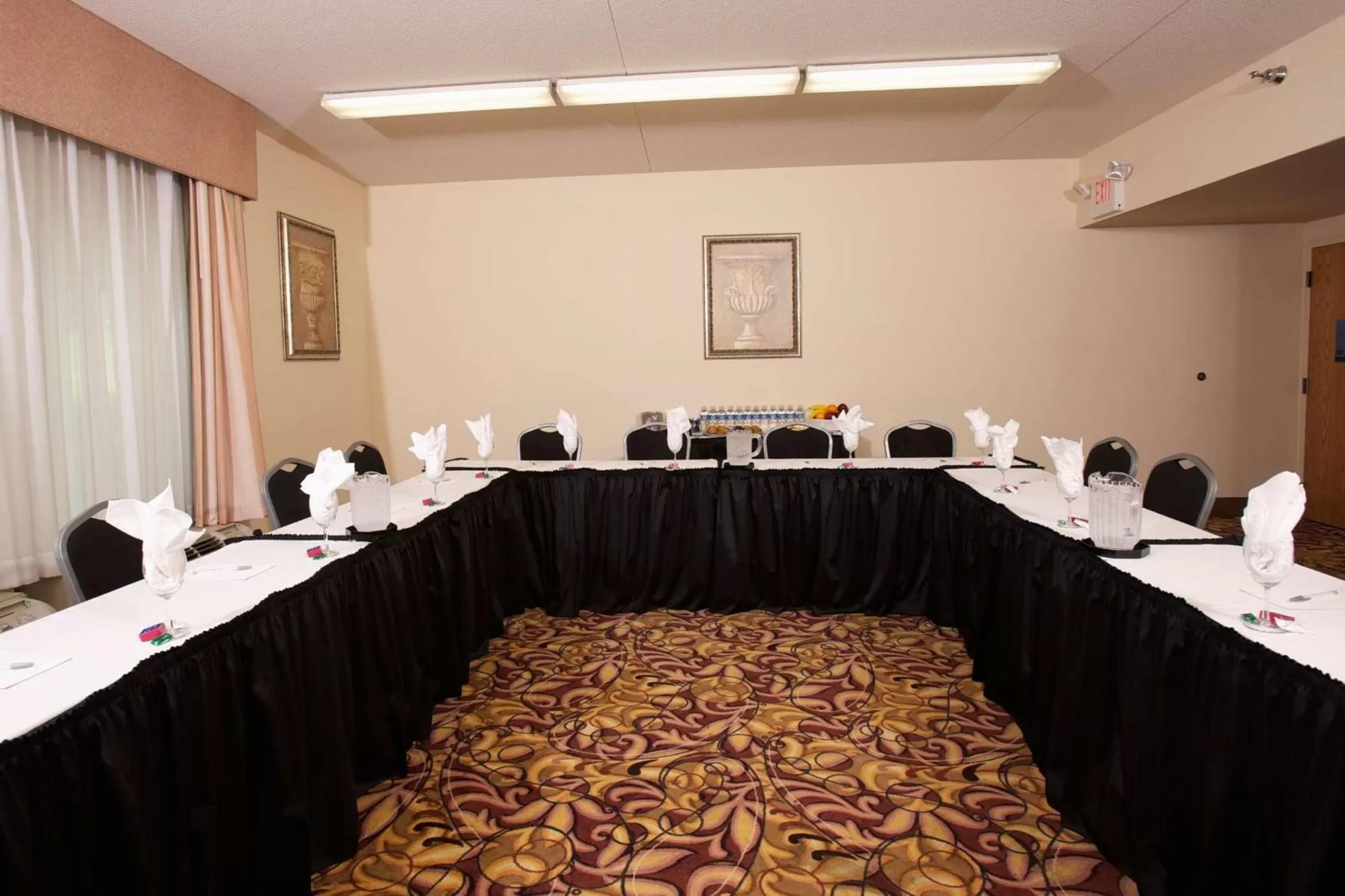 Meeting/conference room in Hampton Inn Pittsburgh/Airport