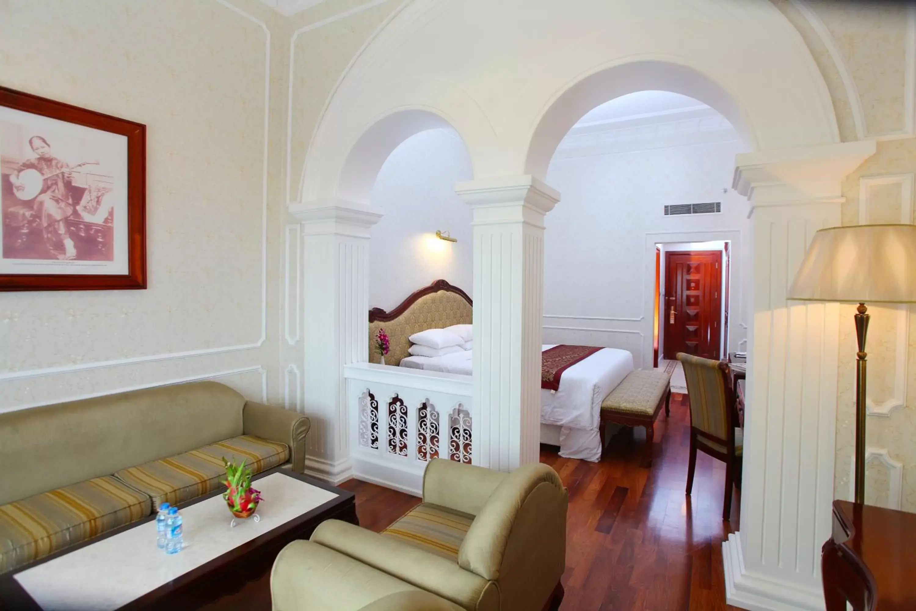 Bed in Hotel Continental Saigon Bed in Hotel Continental Saigon