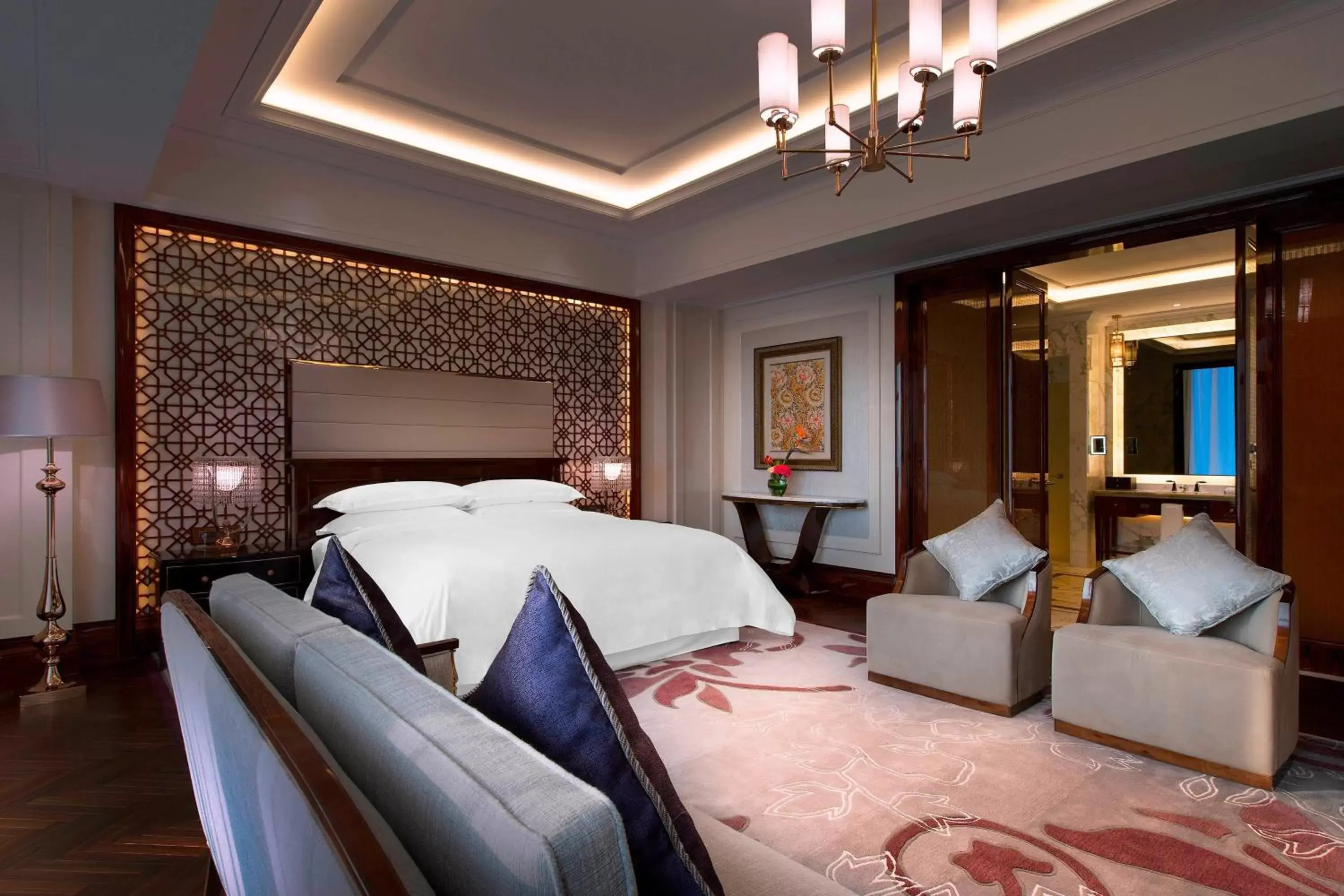 Bedroom, Seating Area in Sheraton Grand Wuhan Hankou Hotel - Let's take a look at the moment of Wuhan