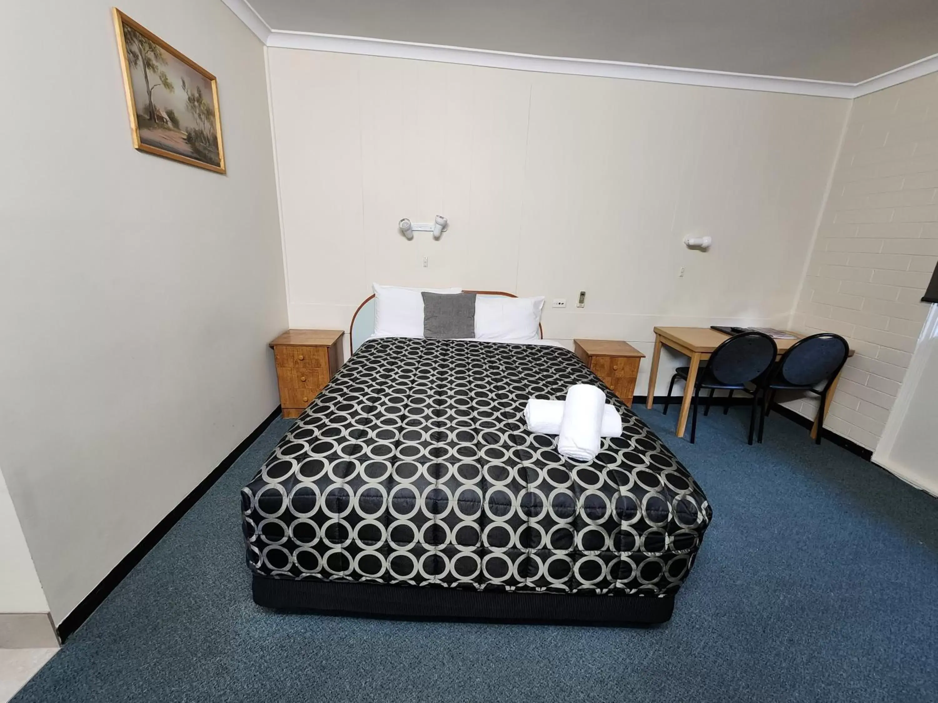 Bed in Hume Inn Motel Albury CBD