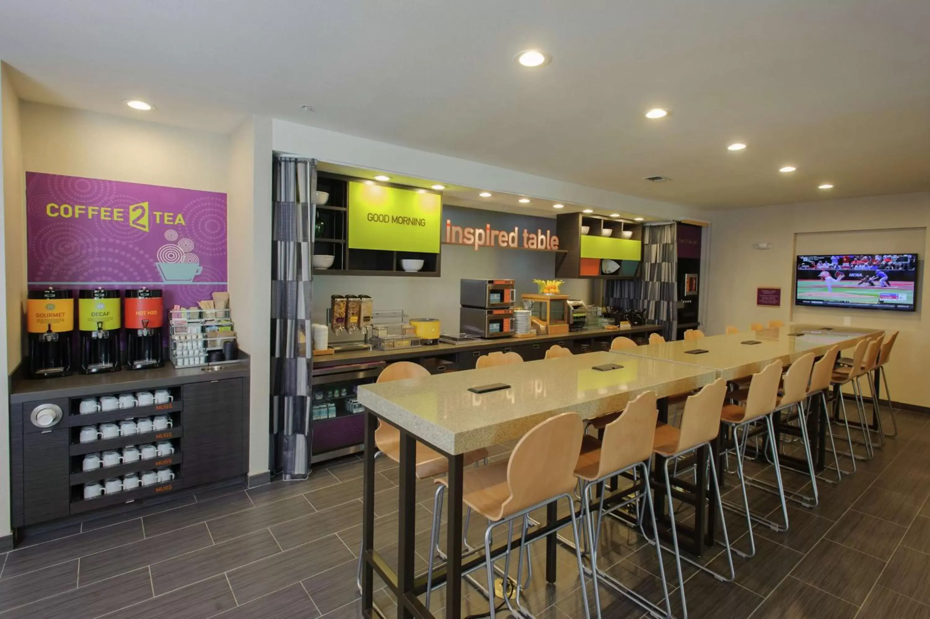 Dining area, Restaurant/Places to Eat in Home2 Suites by Hilton Portland