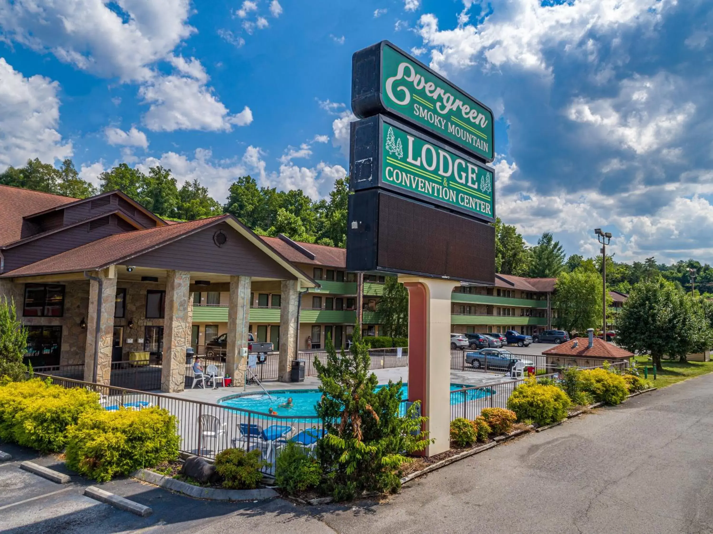 Facade/entrance, Property Building in Days Inn By Wyndham Pigeon Forge South