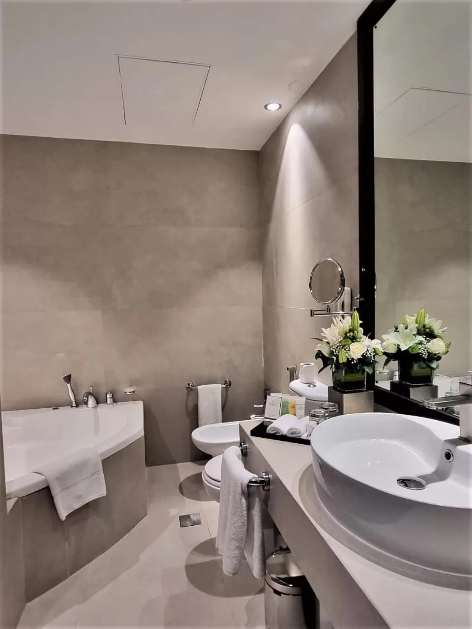 Bathroom in Majestic City Retreat Hotel