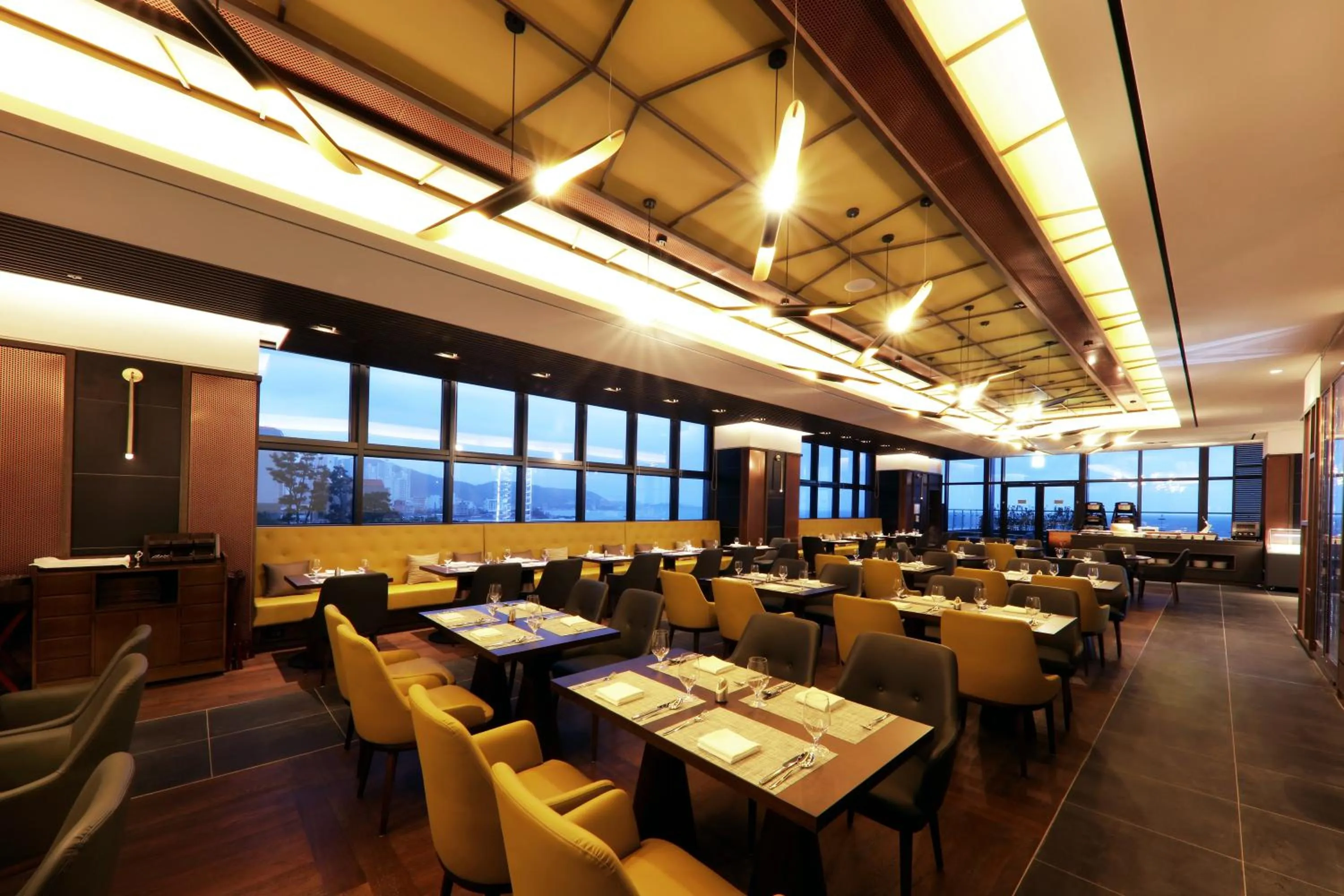 Restaurant/places to eat in Mercure Ambassador Ulsan