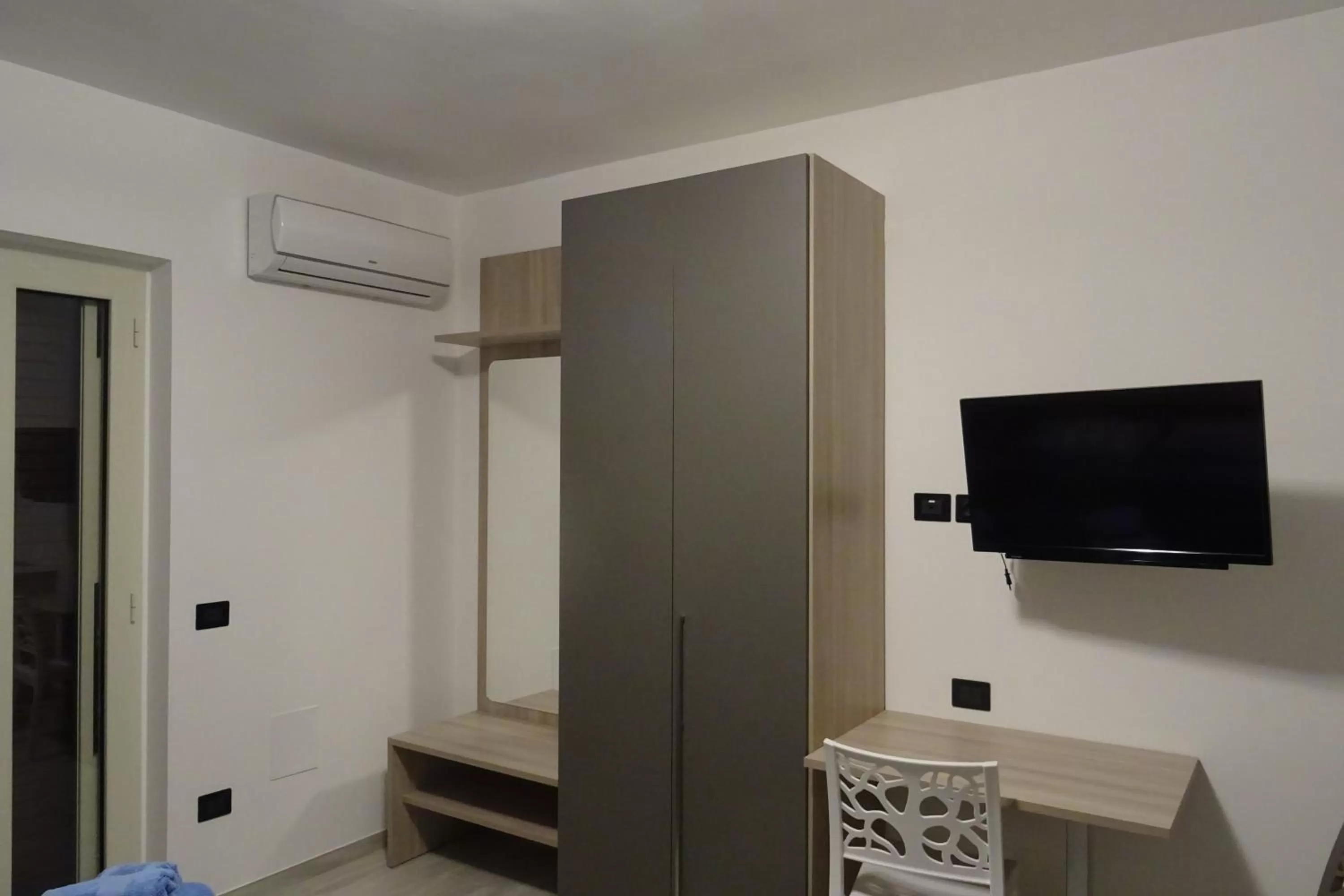 TV/Entertainment Center in B&B Alba Chiara