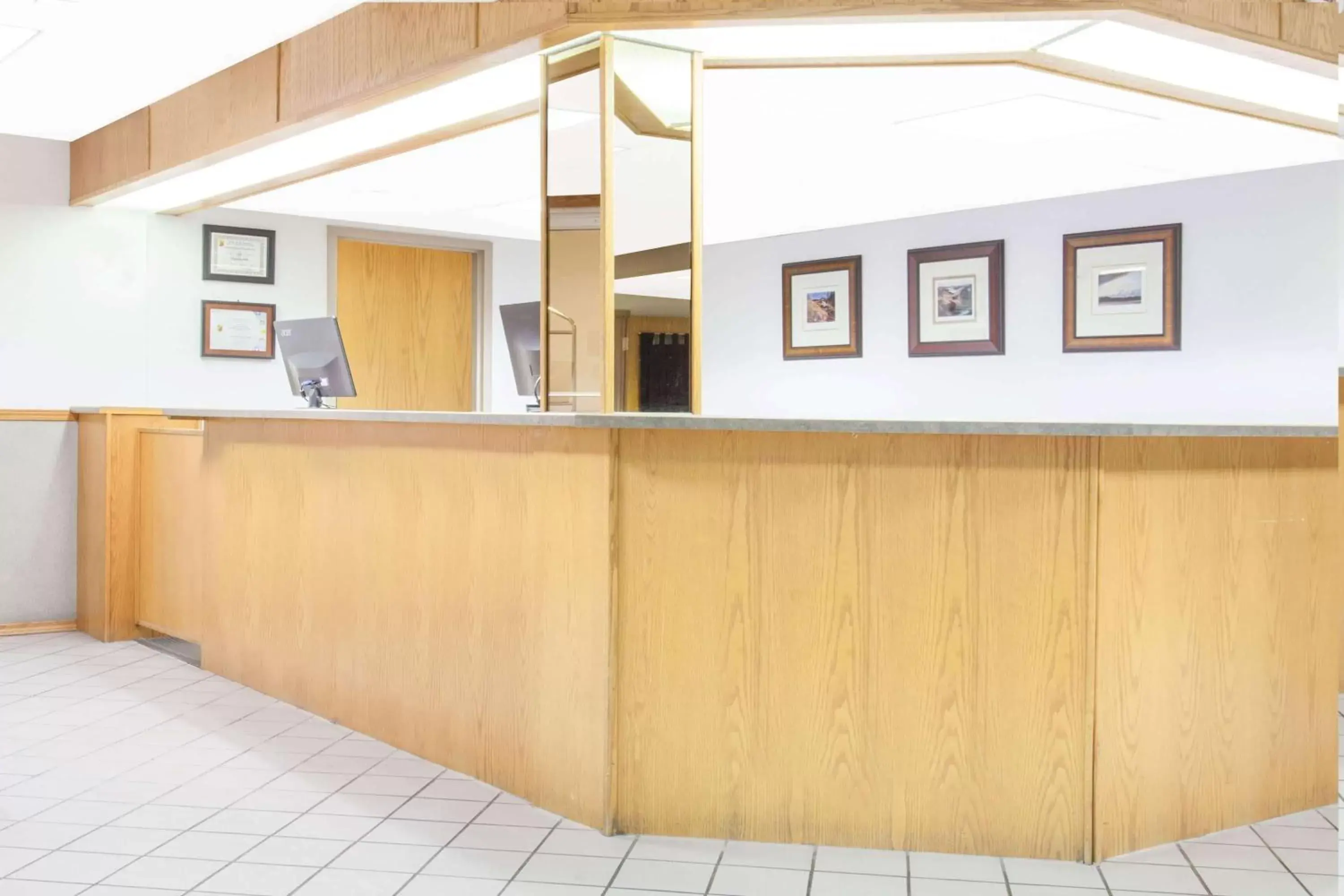 Lobby or reception in Super 8 by Wyndham Kenora Lobby or reception in Super 8 by Wyndham Kenora