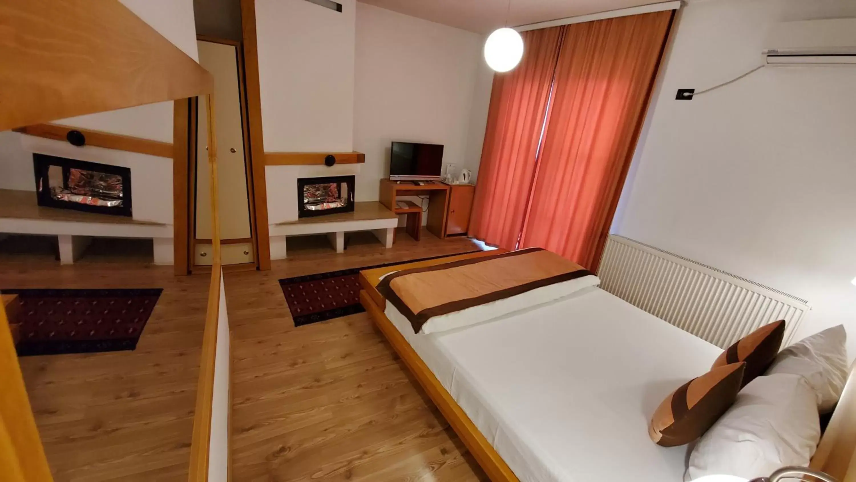 Photo of the whole room, Bed in Hotel Prizreni Photo of the whole room, Bed in Hotel Prizreni