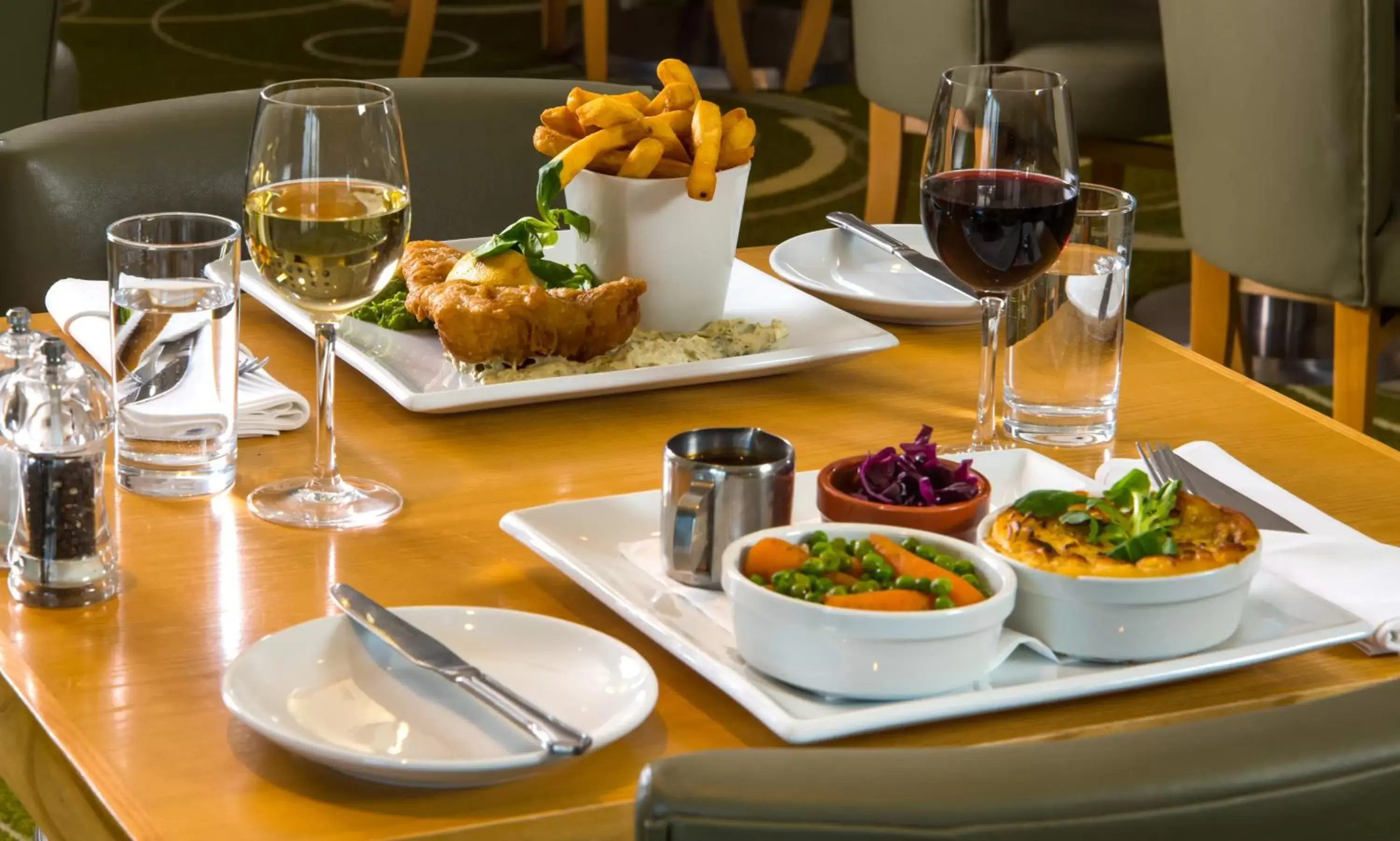 Restaurant/places to eat, Lunch and Dinner in Mercure Newbury West Grange Hotel