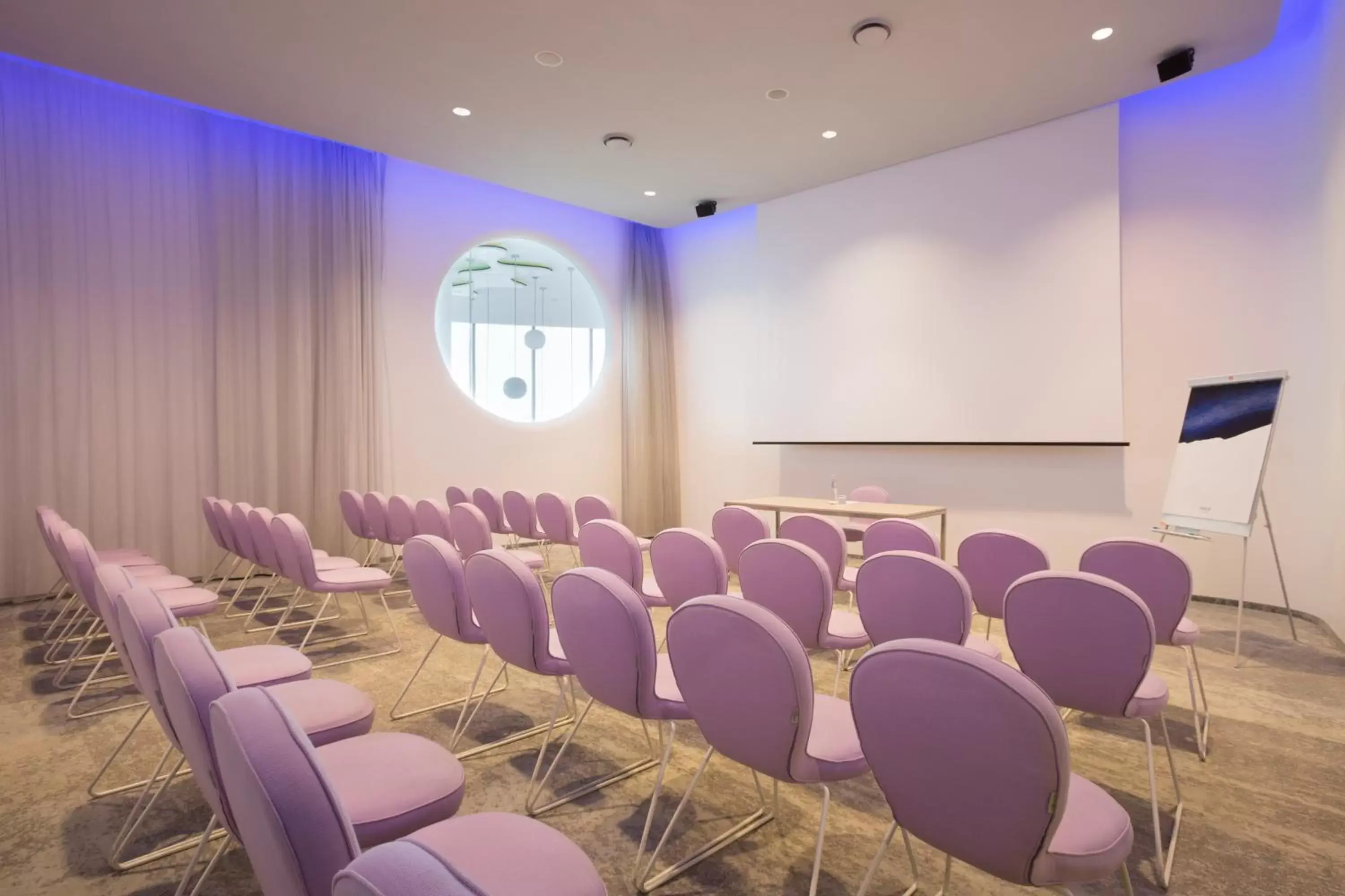 Meeting/conference room in voco Milan-Fiere, an IHG Hotel
