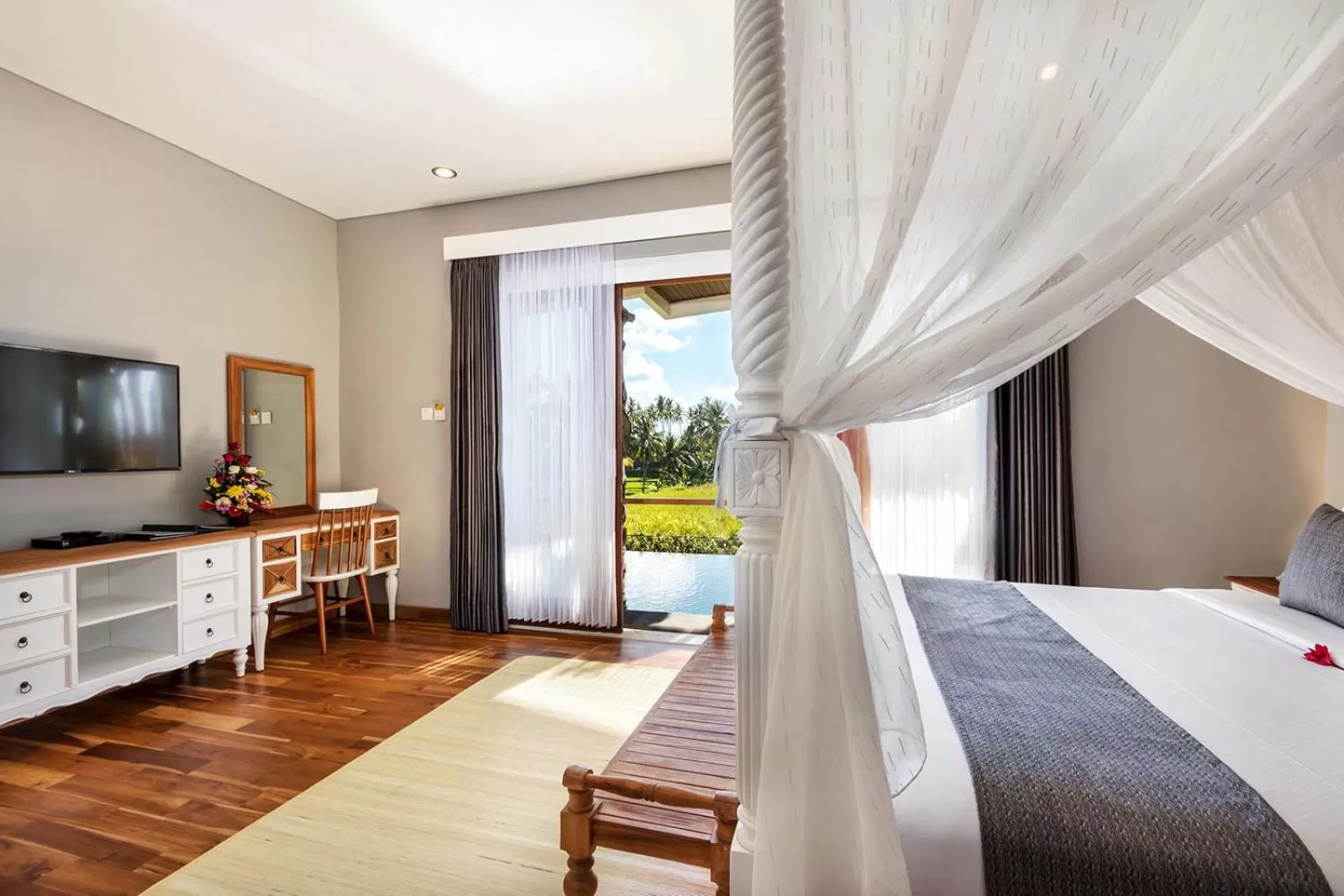 Photo of the whole room, Bed in Wadari Retreat Villa Ubud