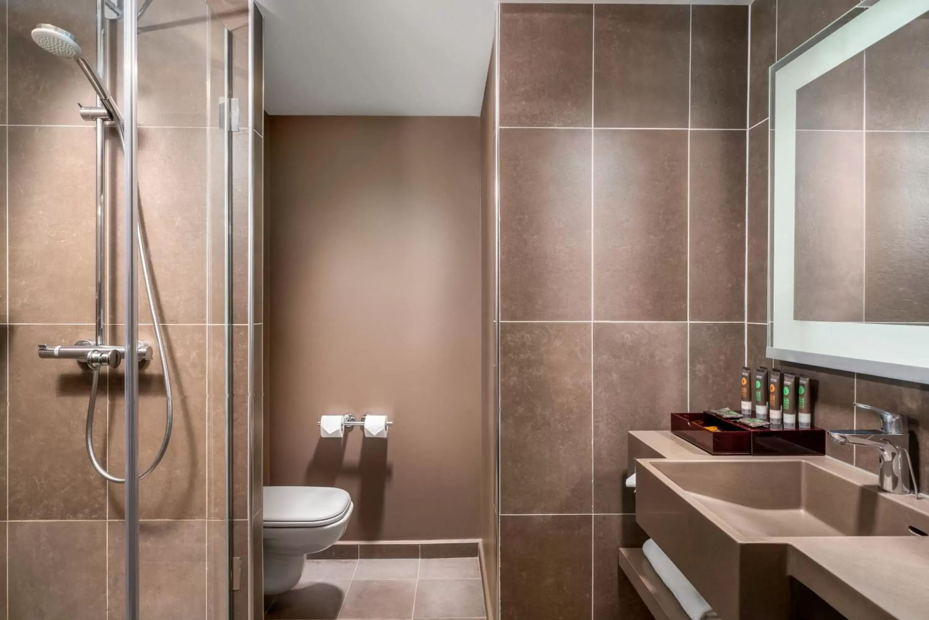 Property building, Bathroom in Novotel Istanbul Bosphorus Hotel