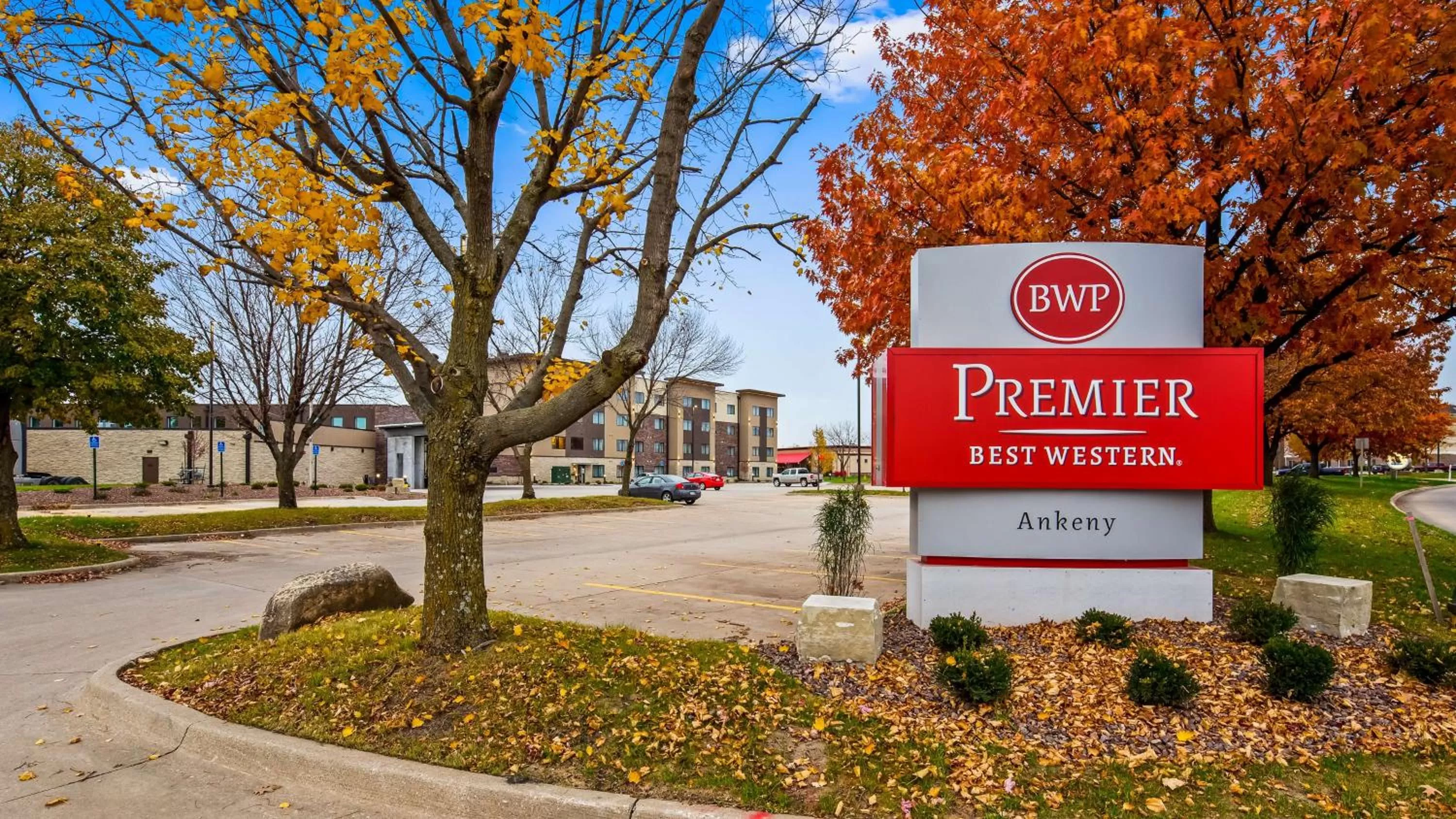 Property building in Best Western Premier Ankeny Hotel